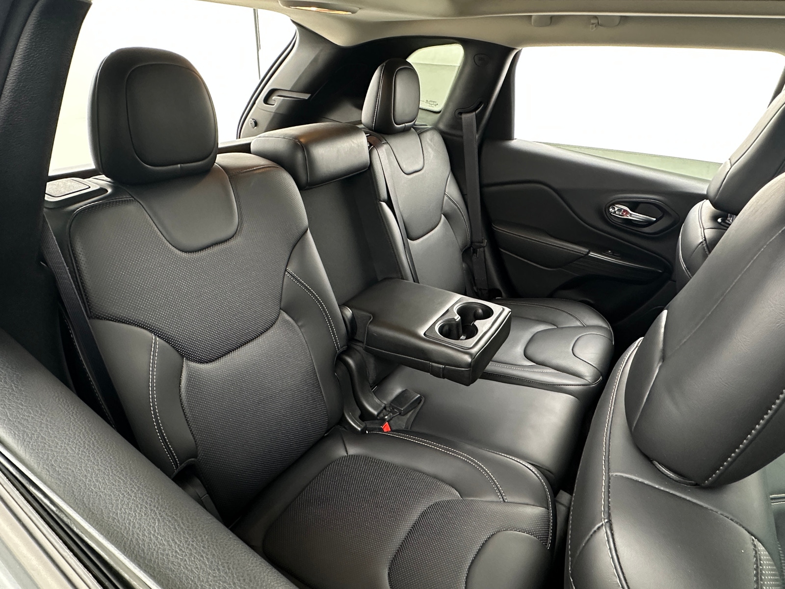 Thumbnail: 2017 Jeep Cherokee - 5