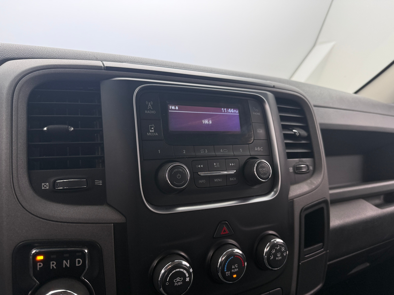 Thumbnail: 2019 RAM 1500 Classic - 4