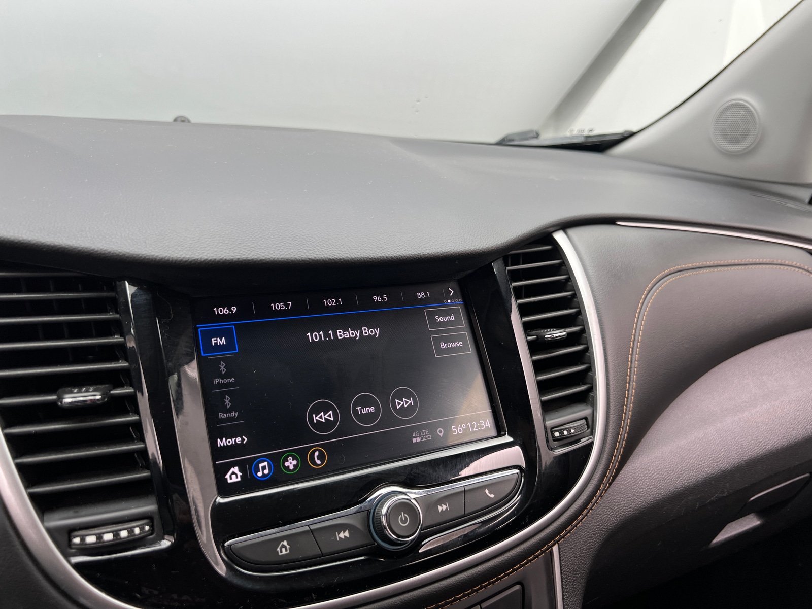 Thumbnail: 2020 Chevrolet Trax - 4