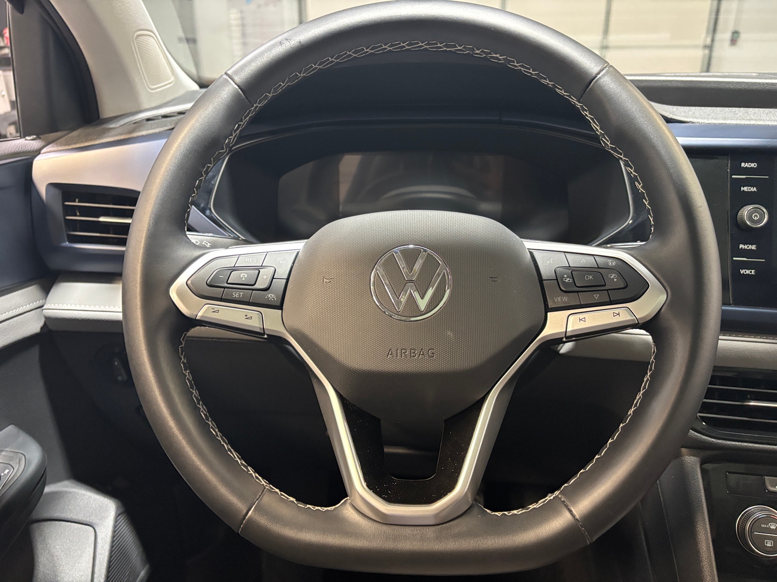 Thumbnail: 2024 Volkswagen Taos - 4