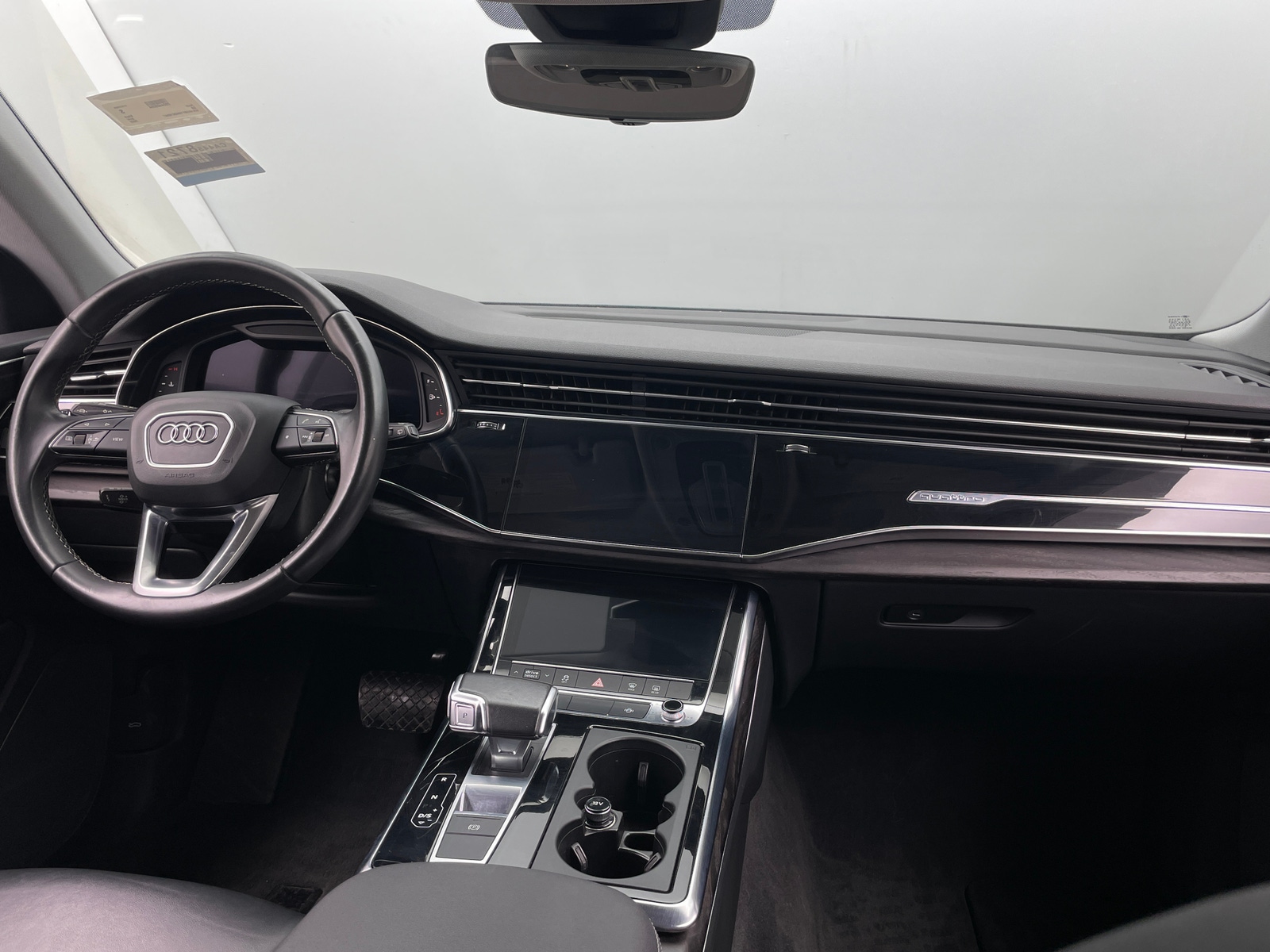 Thumbnail: 2022 Audi Q8 - 2