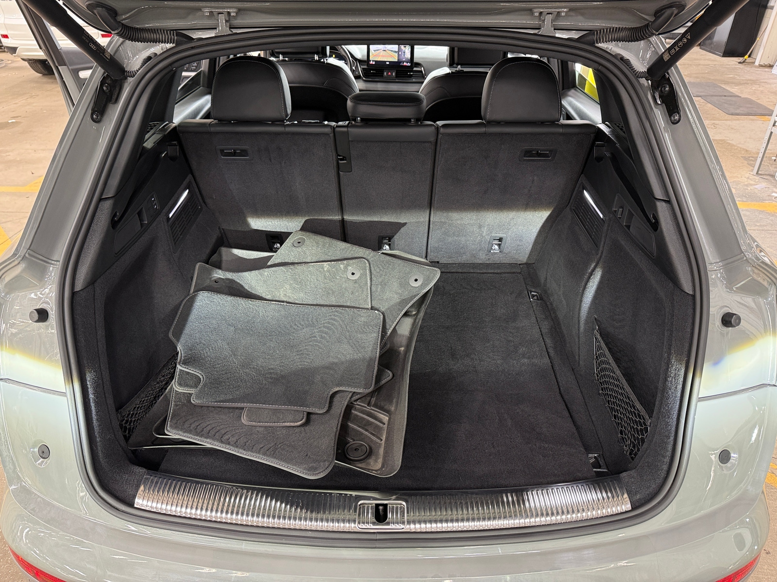 Thumbnail: 2021 Audi SQ5 - 6