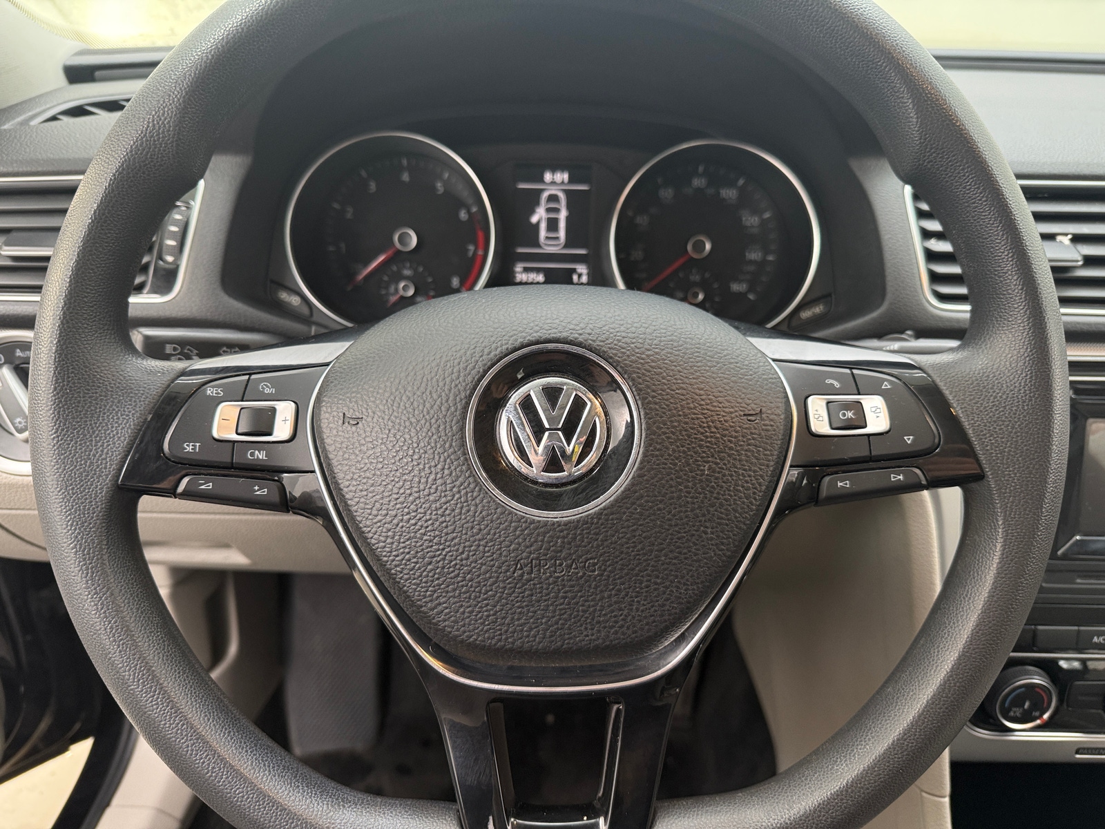 Thumbnail: 2018 Volkswagen Passat - 5