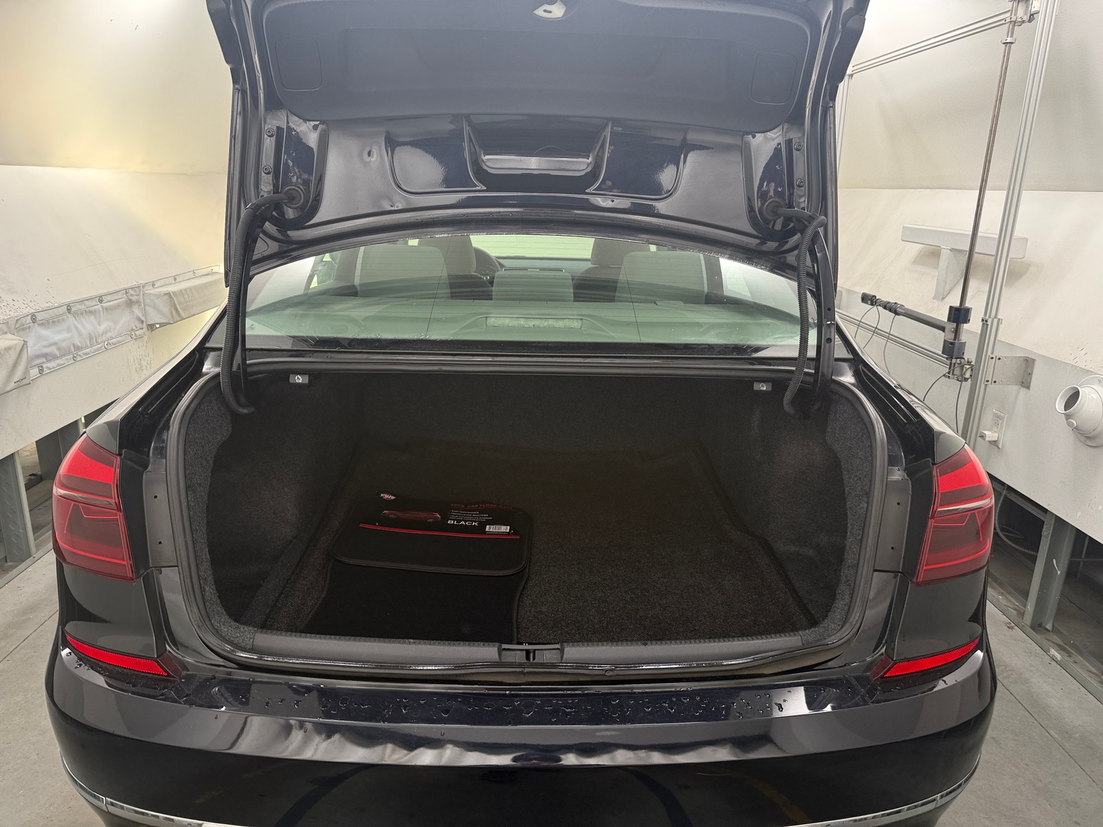 Thumbnail: 2018 Volkswagen Passat - 7