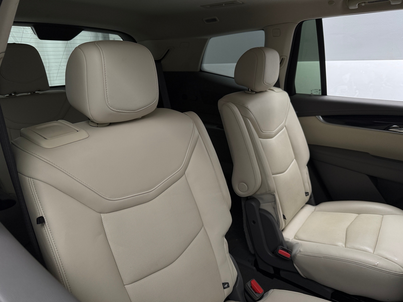 Thumbnail: 2023 Cadillac XT6 - 5