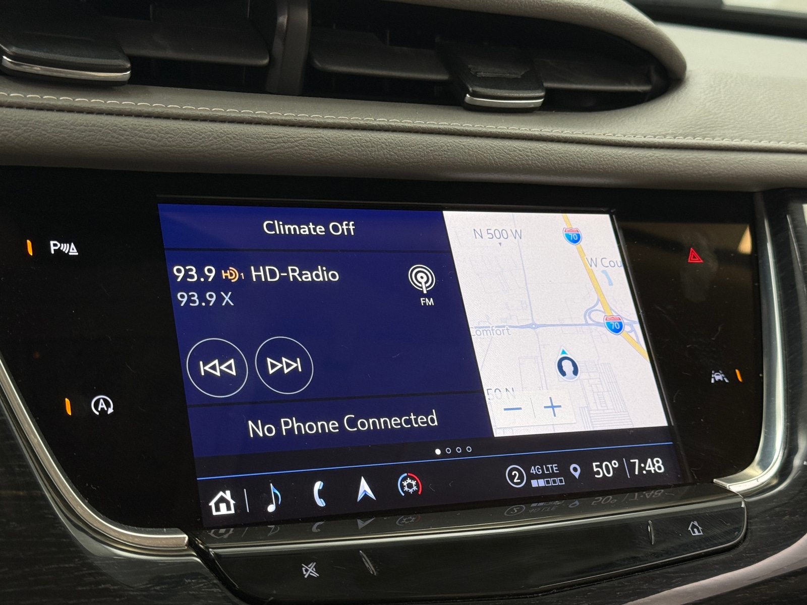 Thumbnail: 2023 Cadillac XT6 - 3