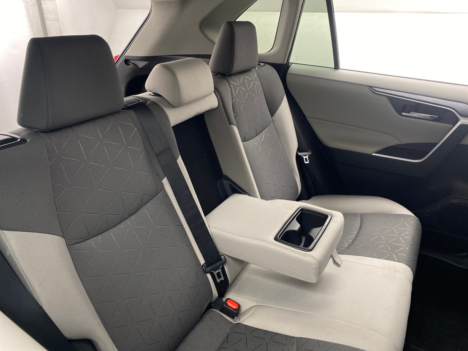 Thumbnail: 2021 Toyota RAV4 - 6