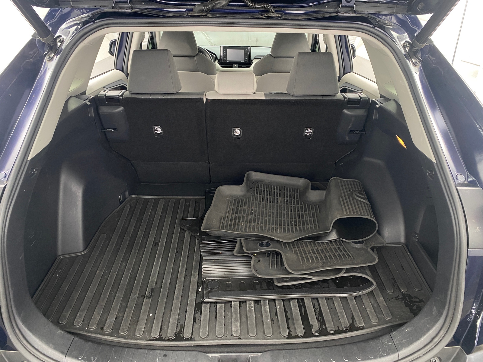 Thumbnail: 2021 Toyota RAV4 - 7