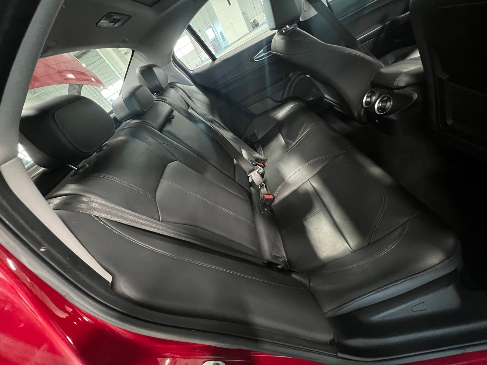 Thumbnail: 2017 Alfa Romeo Giulia - 5