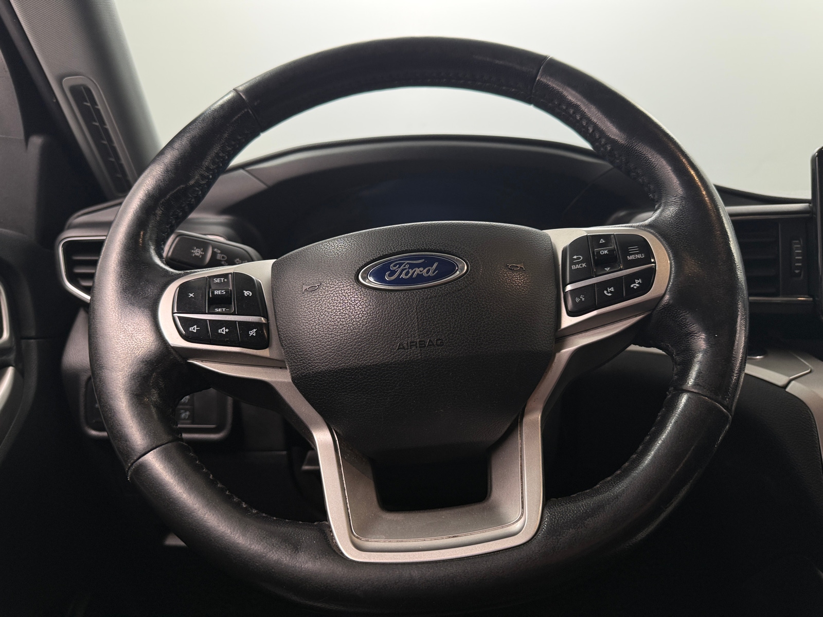 Thumbnail: 2021 Ford Explorer - 4