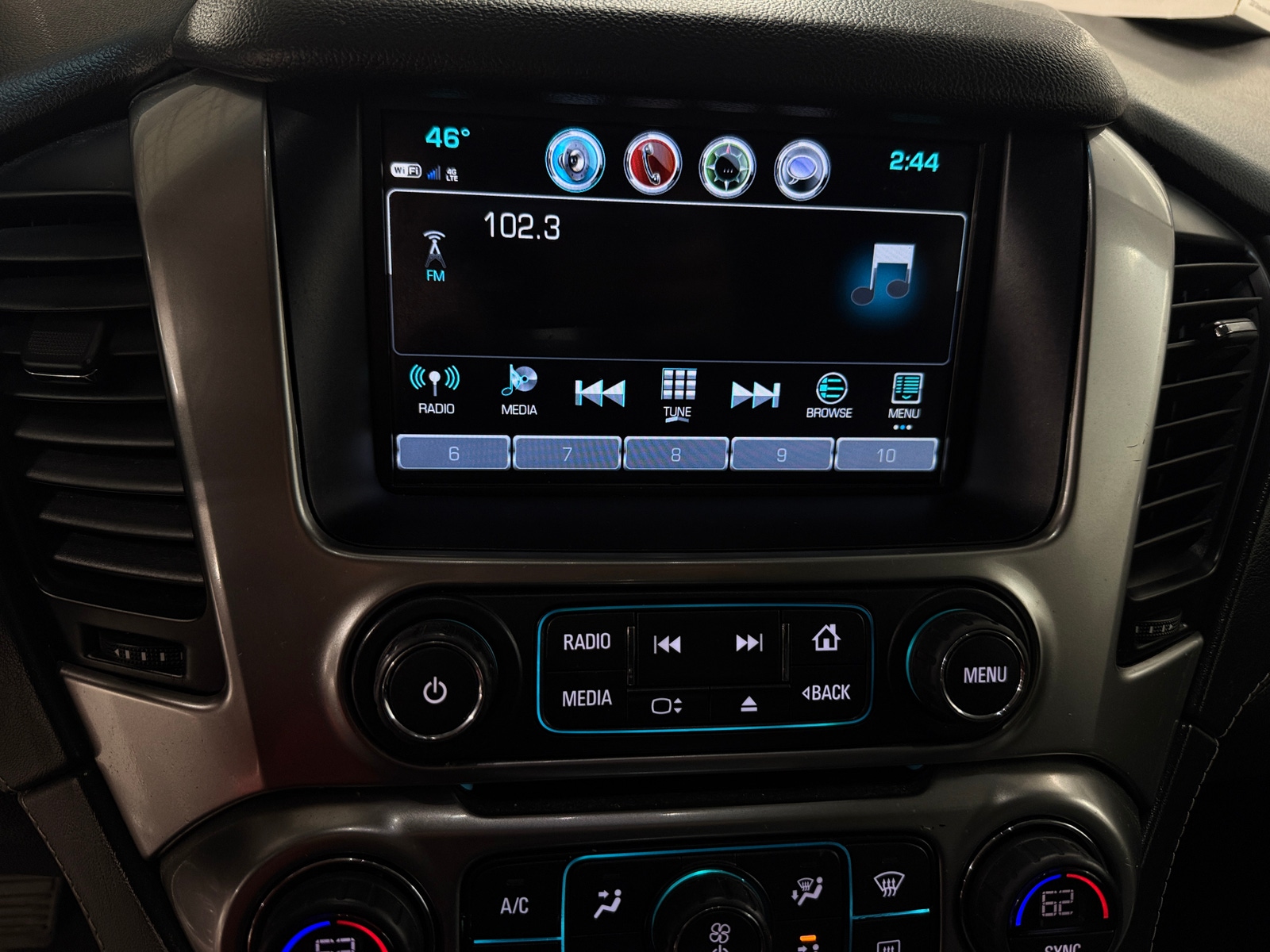 Thumbnail: 2020 Chevrolet Tahoe - 3