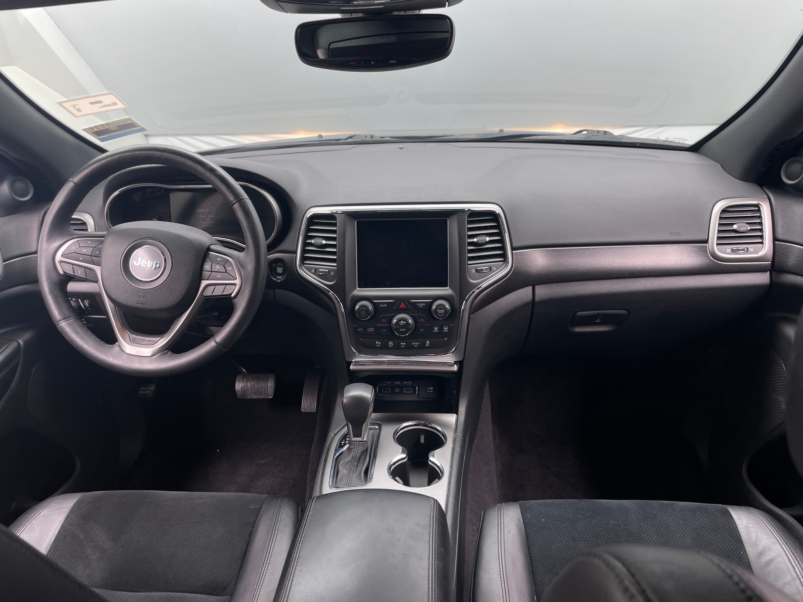 Thumbnail: 2018 Jeep Grand Cherokee - 3