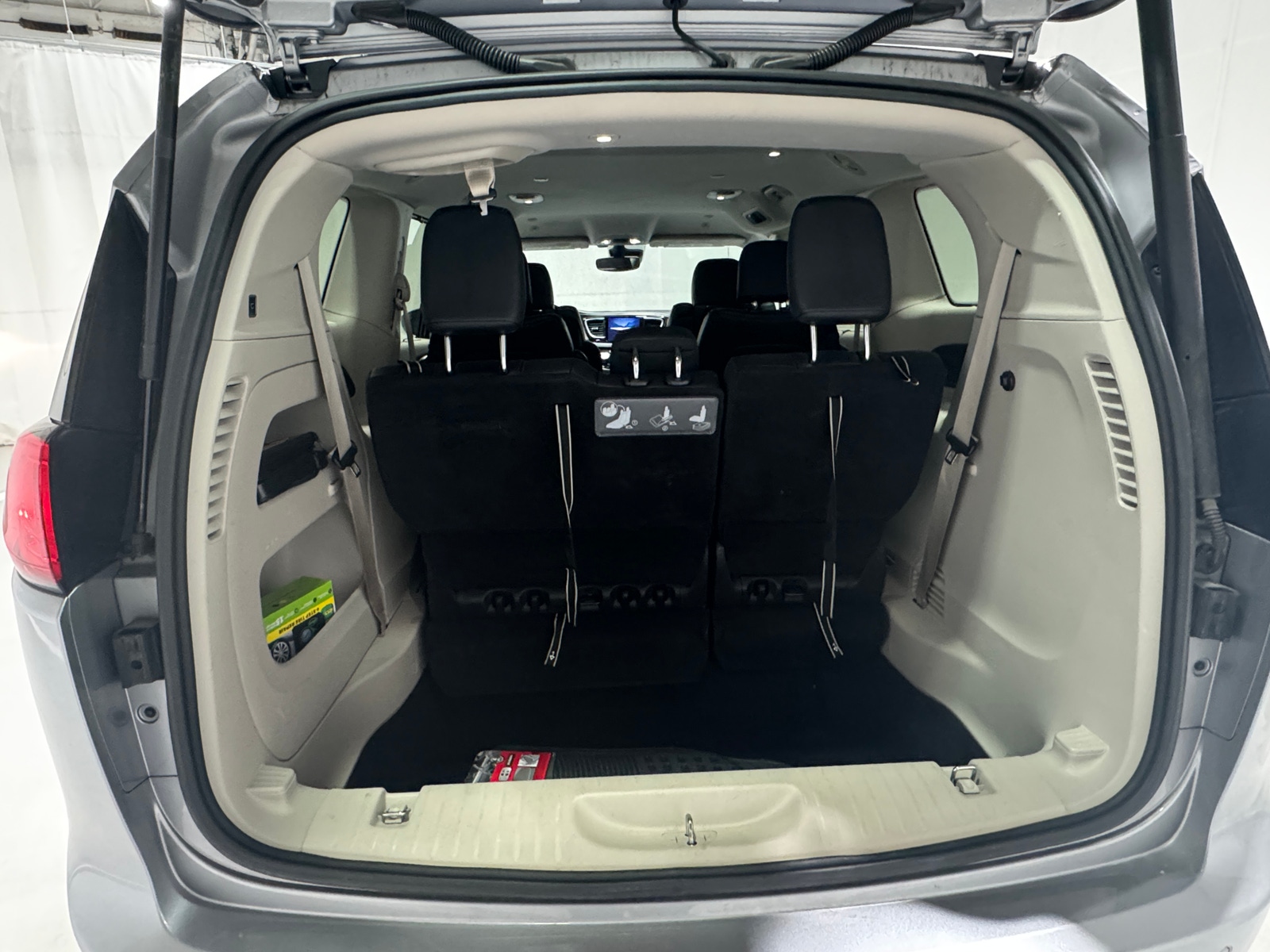 Thumbnail: 2019 Chrysler Pacifica - 6