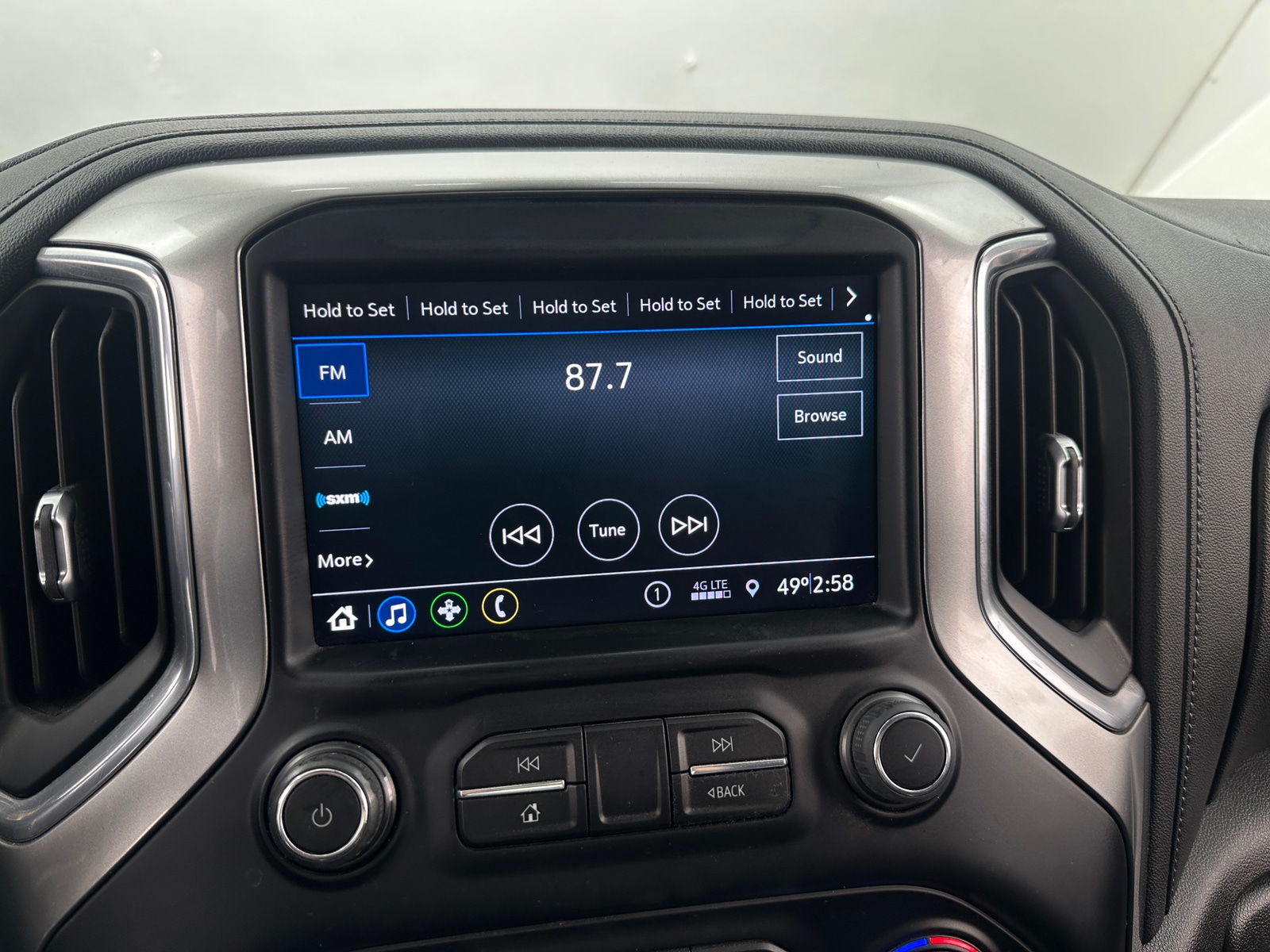 Thumbnail: 2021 Chevrolet Silverado 1500 - 4