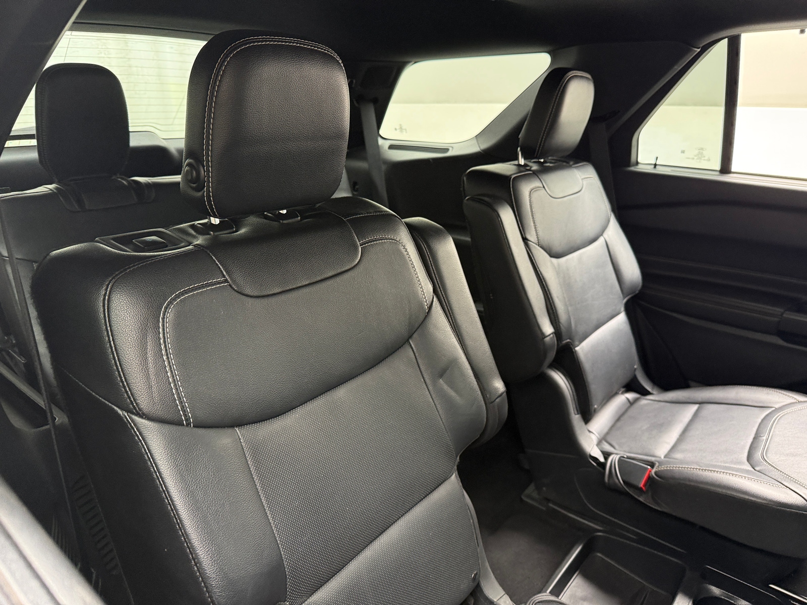 Thumbnail: 2020 Ford Explorer - 5