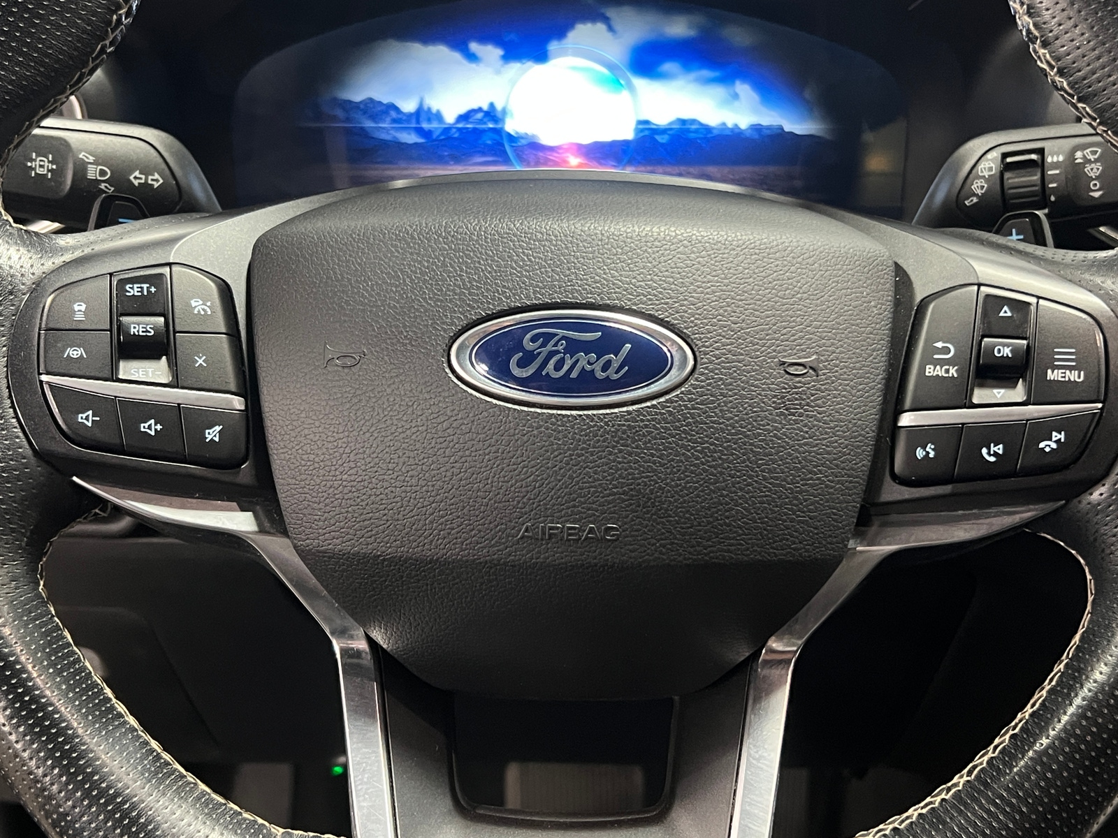 Thumbnail: 2020 Ford Explorer - 4