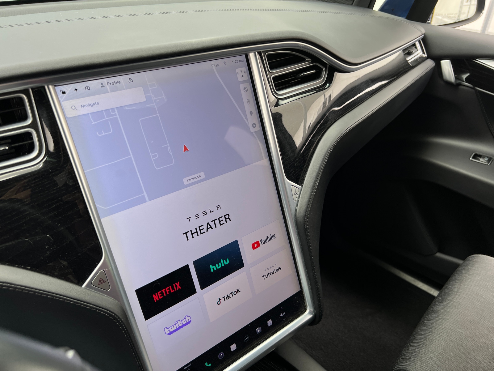 Thumbnail: 2018 Tesla Model X - 3