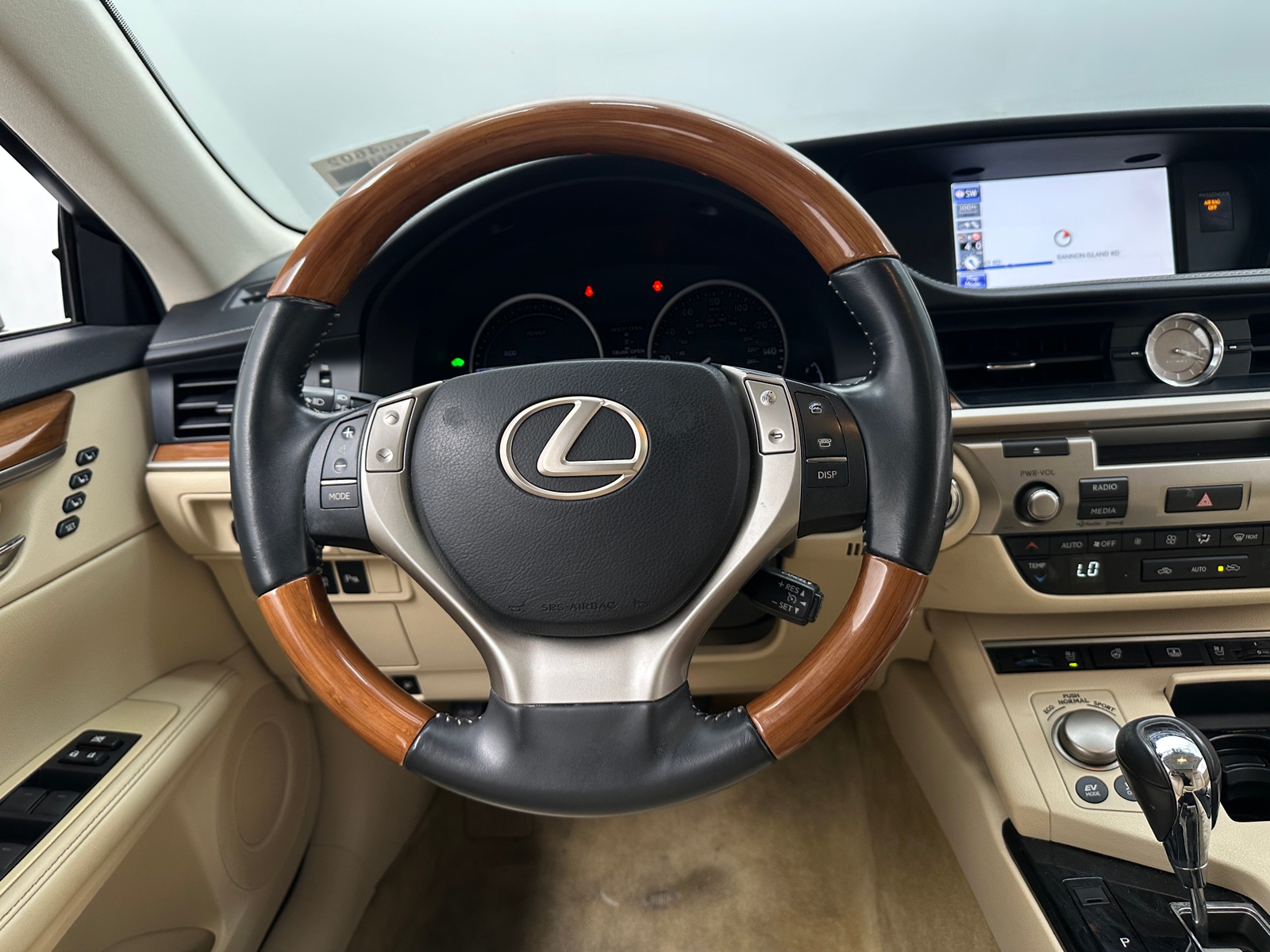 Thumbnail: 2013 Lexus ES - 4
