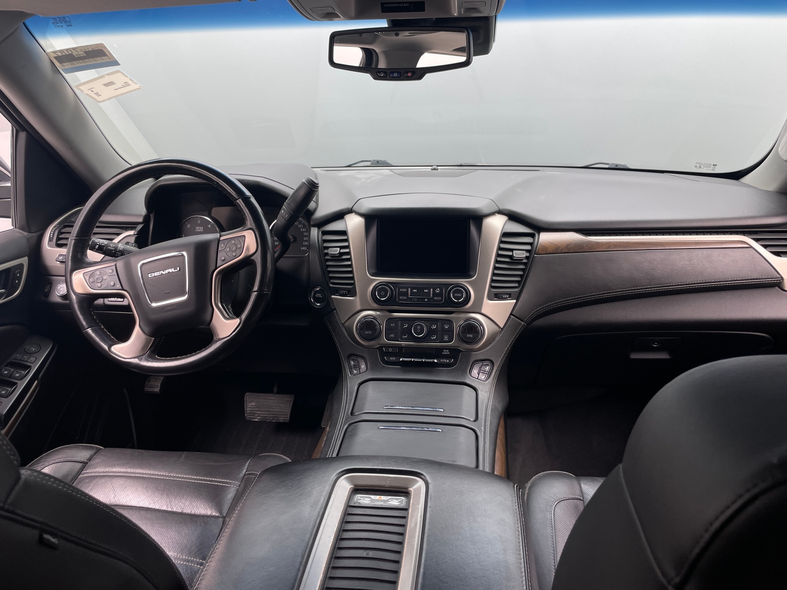 Thumbnail: 2019 GMC Yukon XL - 2