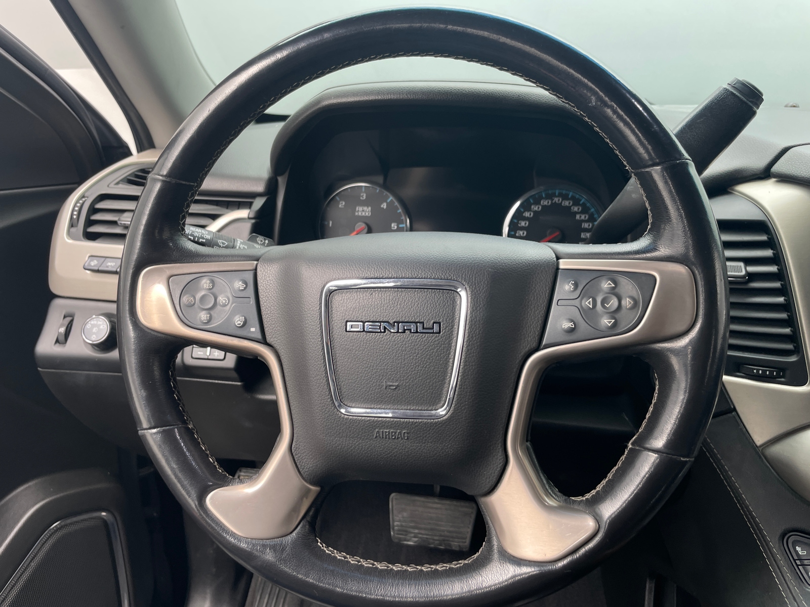 Thumbnail: 2019 GMC Yukon XL - 4