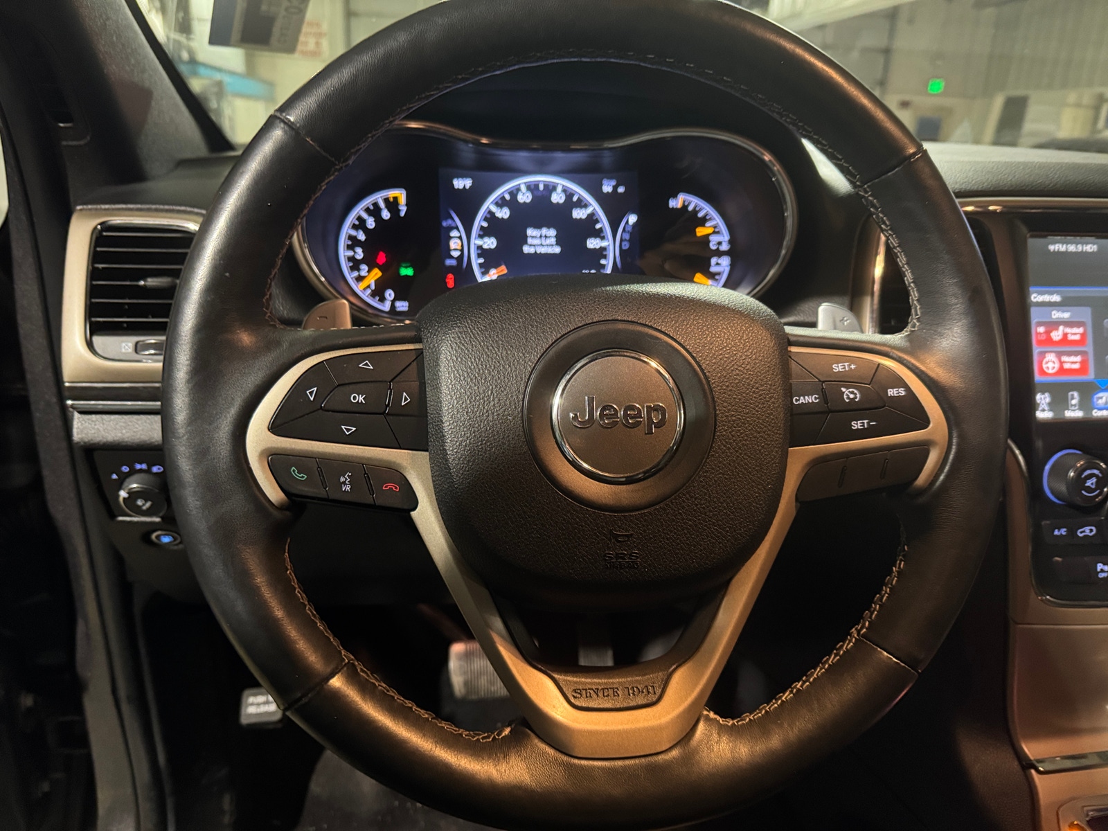 Thumbnail: 2017 Jeep Grand Cherokee - 4