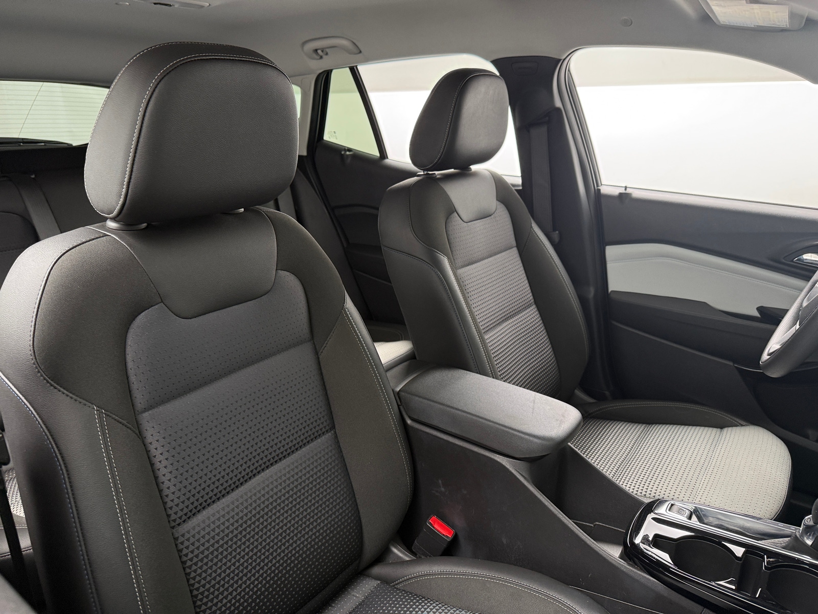 Thumbnail: 2025 Chevrolet Trax - 2