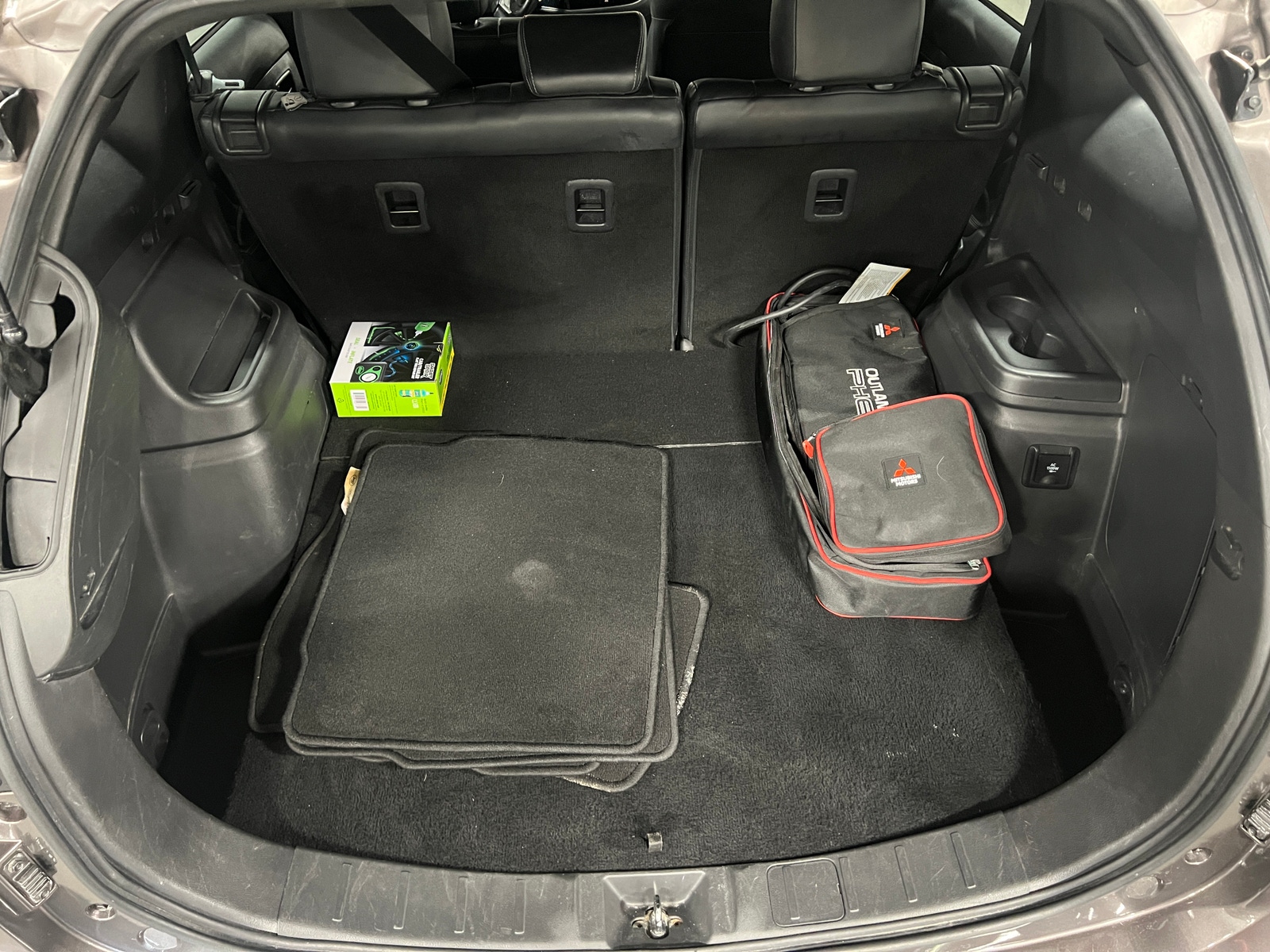 Thumbnail: 2020 Mitsubishi Outlander - 6