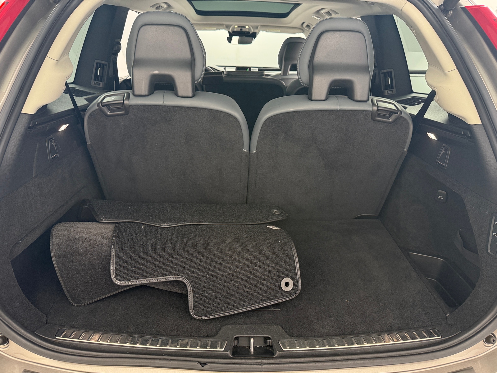 Thumbnail: 2020 Volvo XC90 - 6