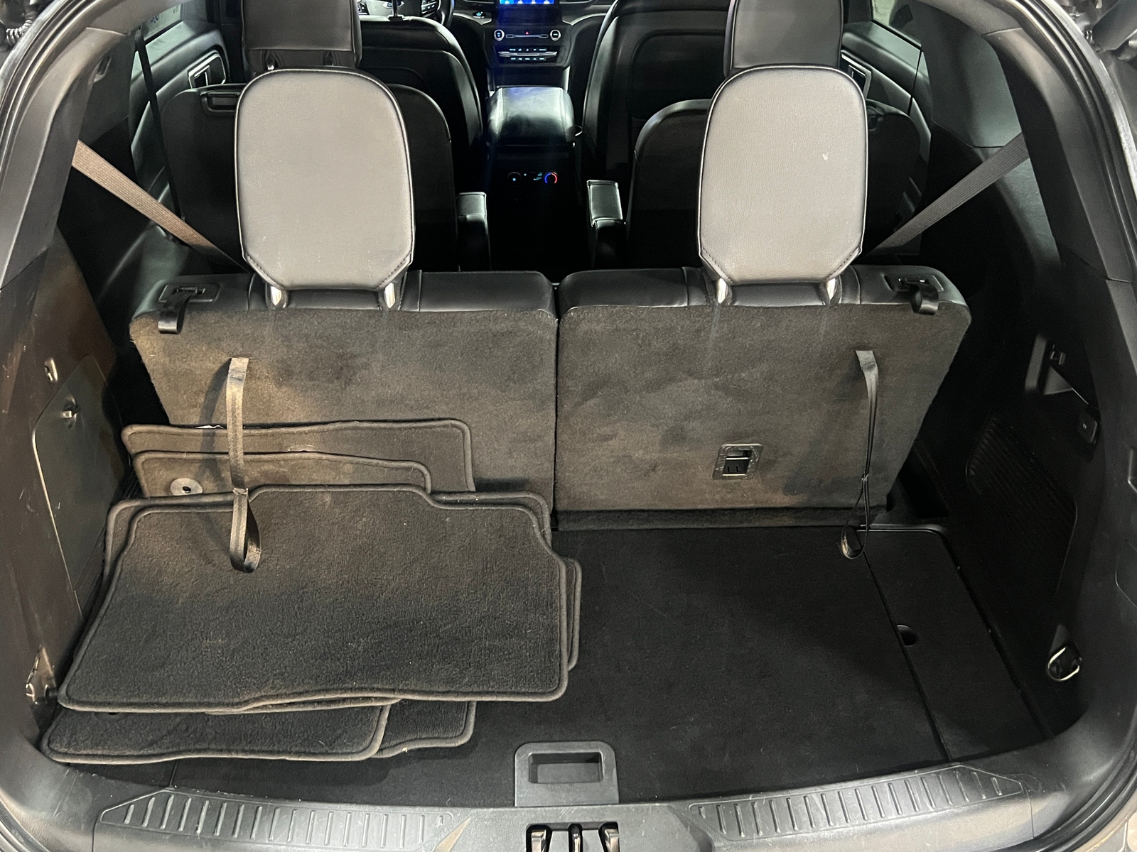 Thumbnail: 2020 Ford Explorer - 6