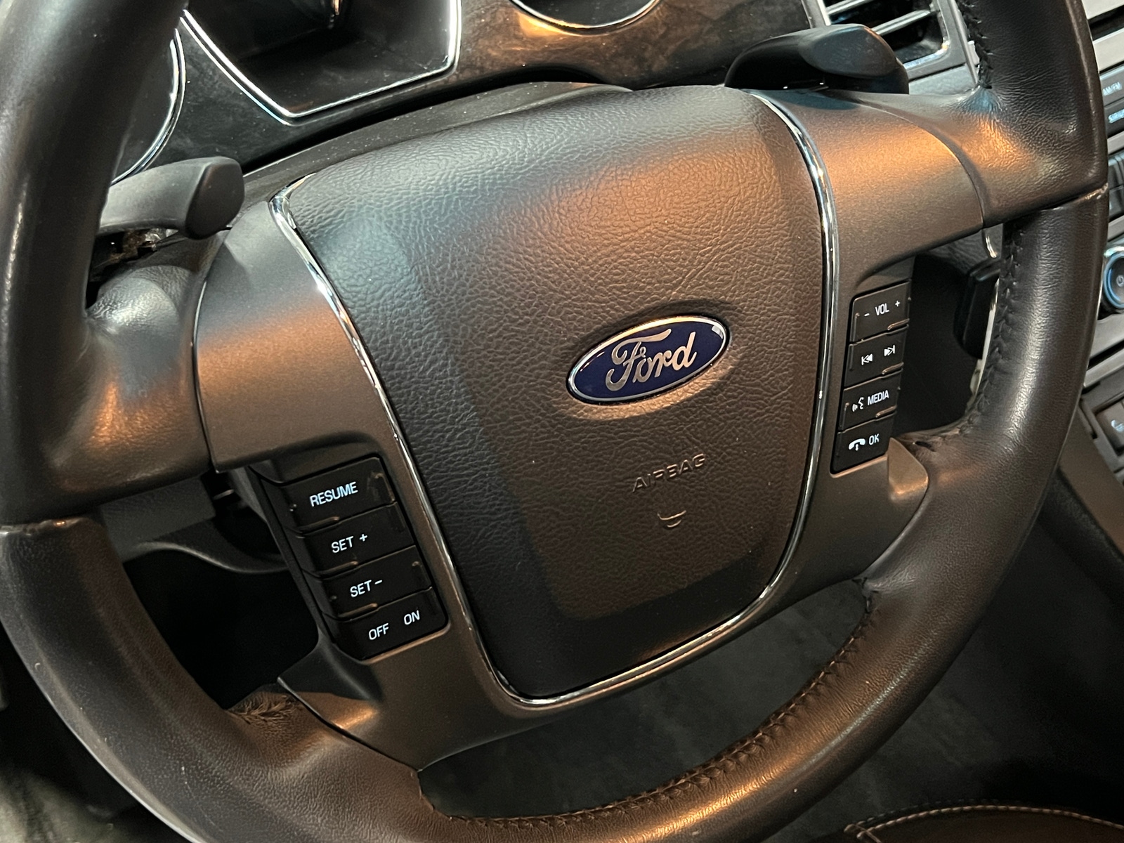 Thumbnail: 2011 Ford Taurus - 4