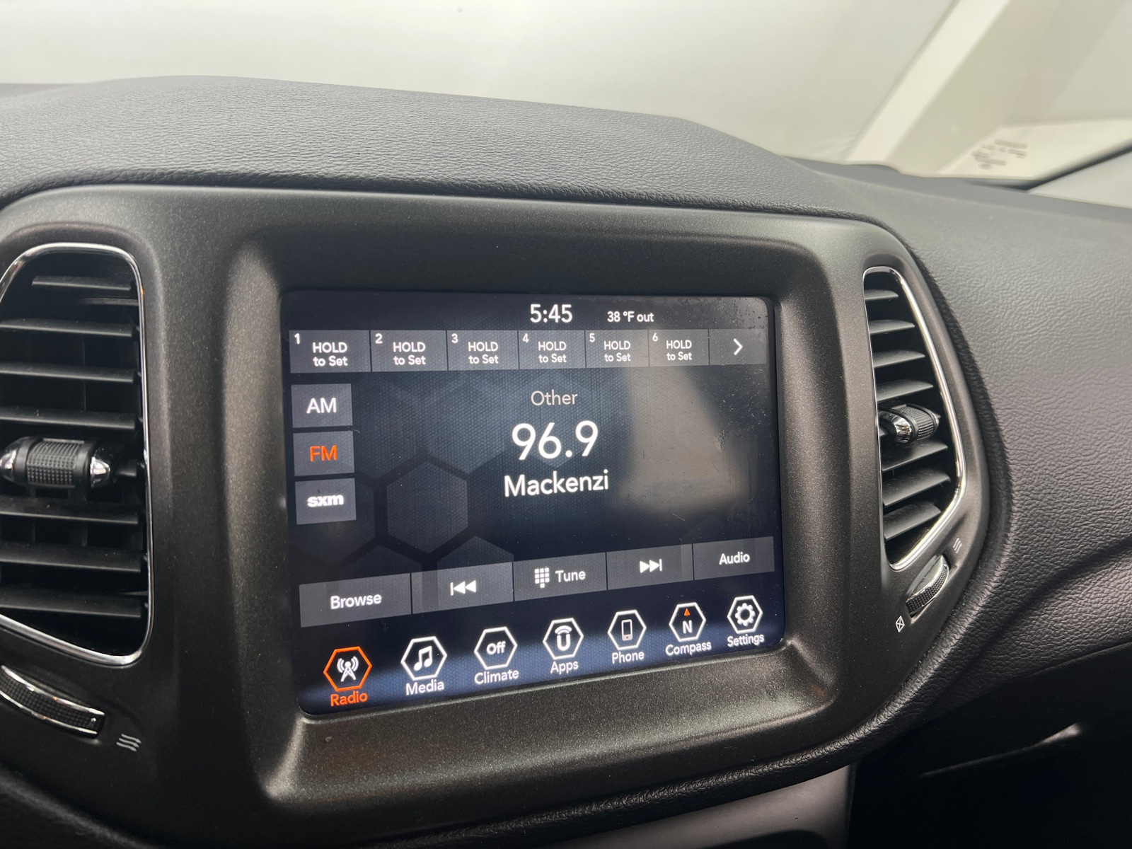 Thumbnail: 2020 Jeep Compass - 4