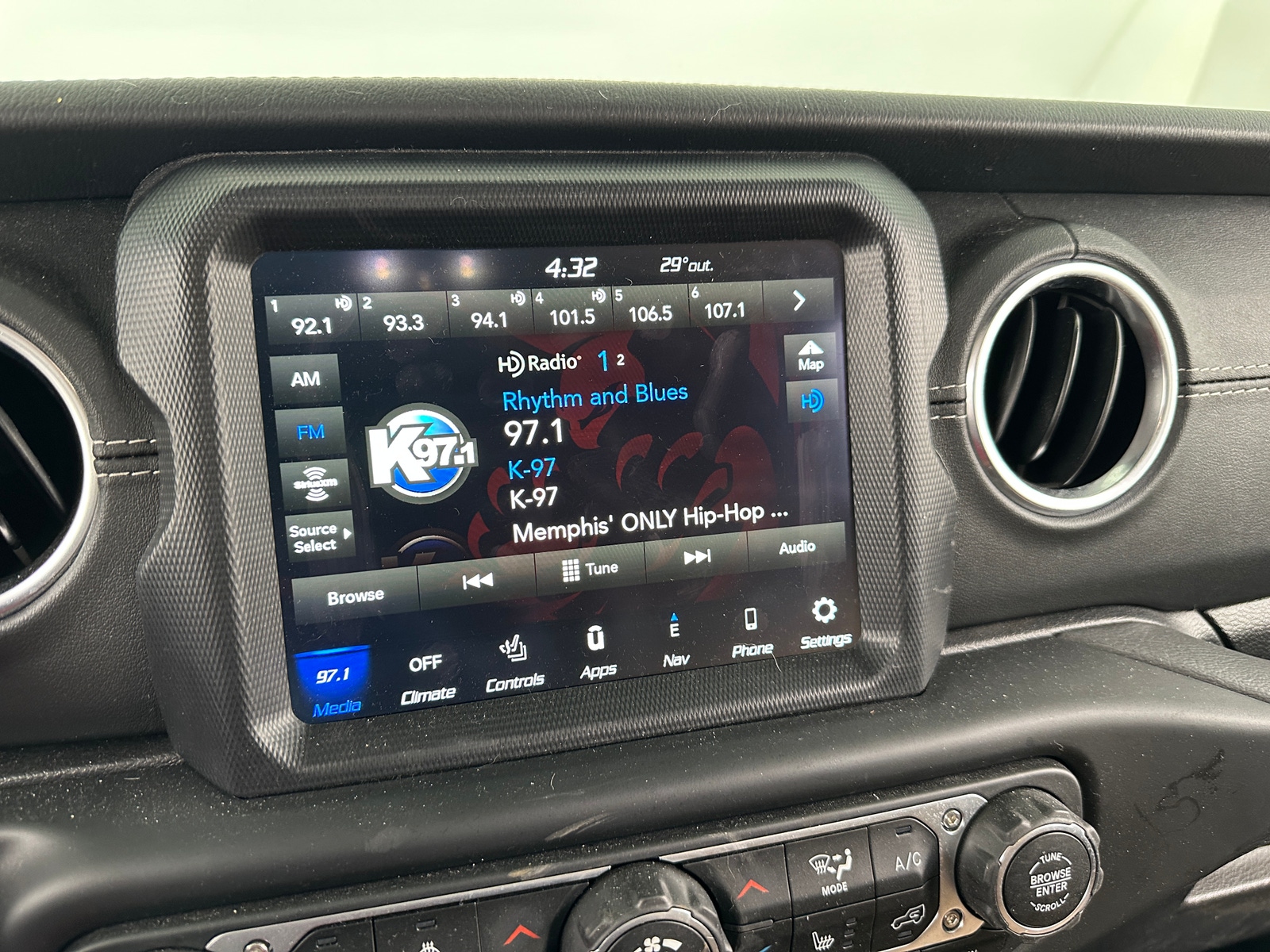 Thumbnail: 2021 Jeep Wrangler - 3