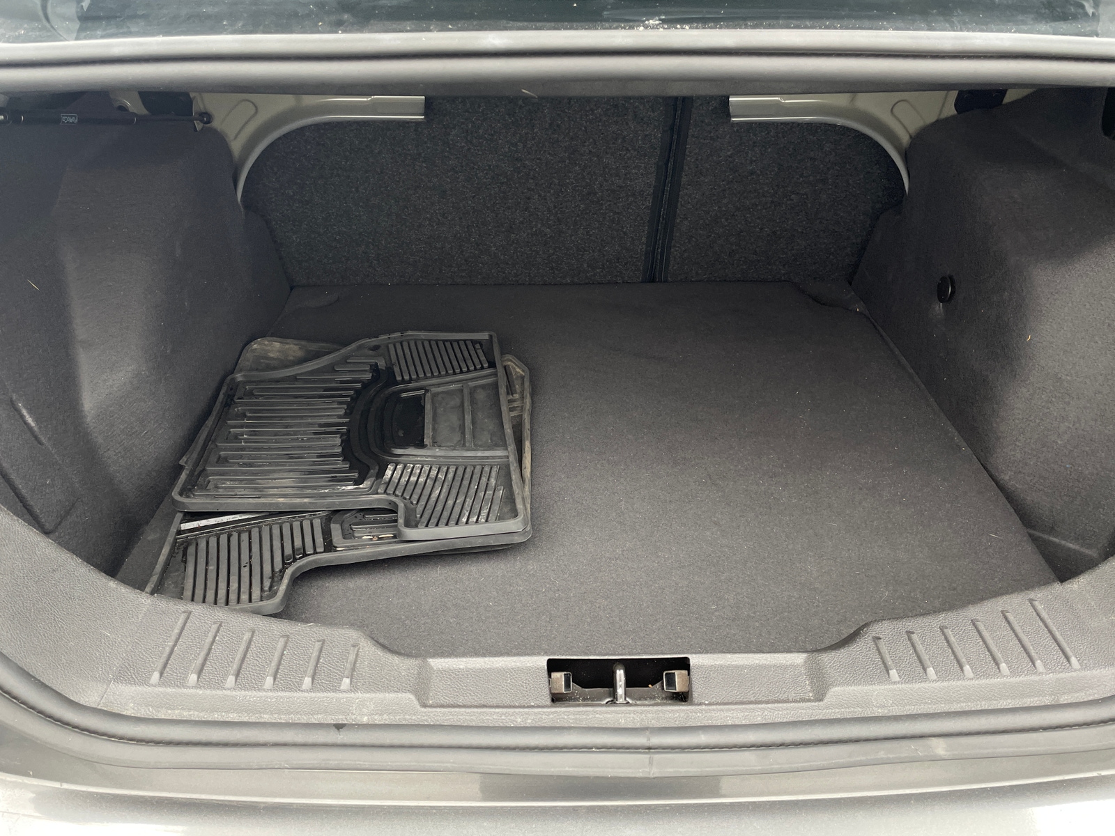 Thumbnail: 2018 Ford Focus - 6