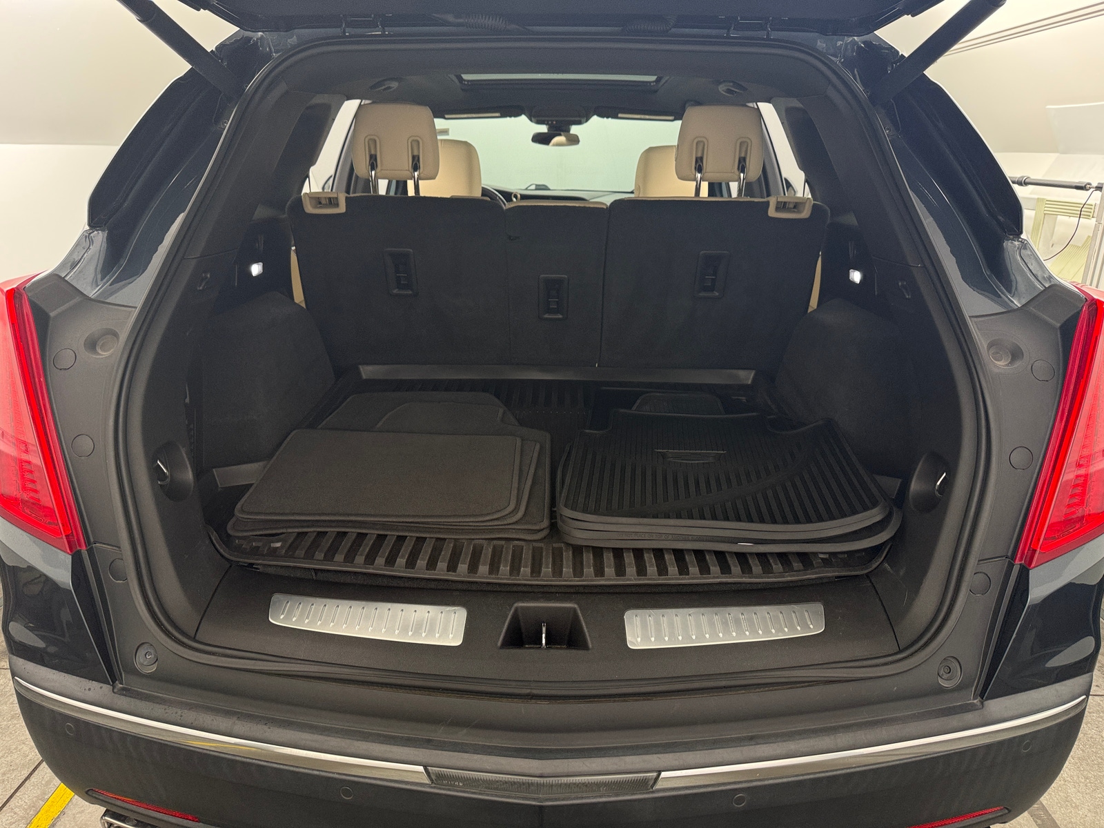 Thumbnail: 2019 Cadillac XT5 - 6