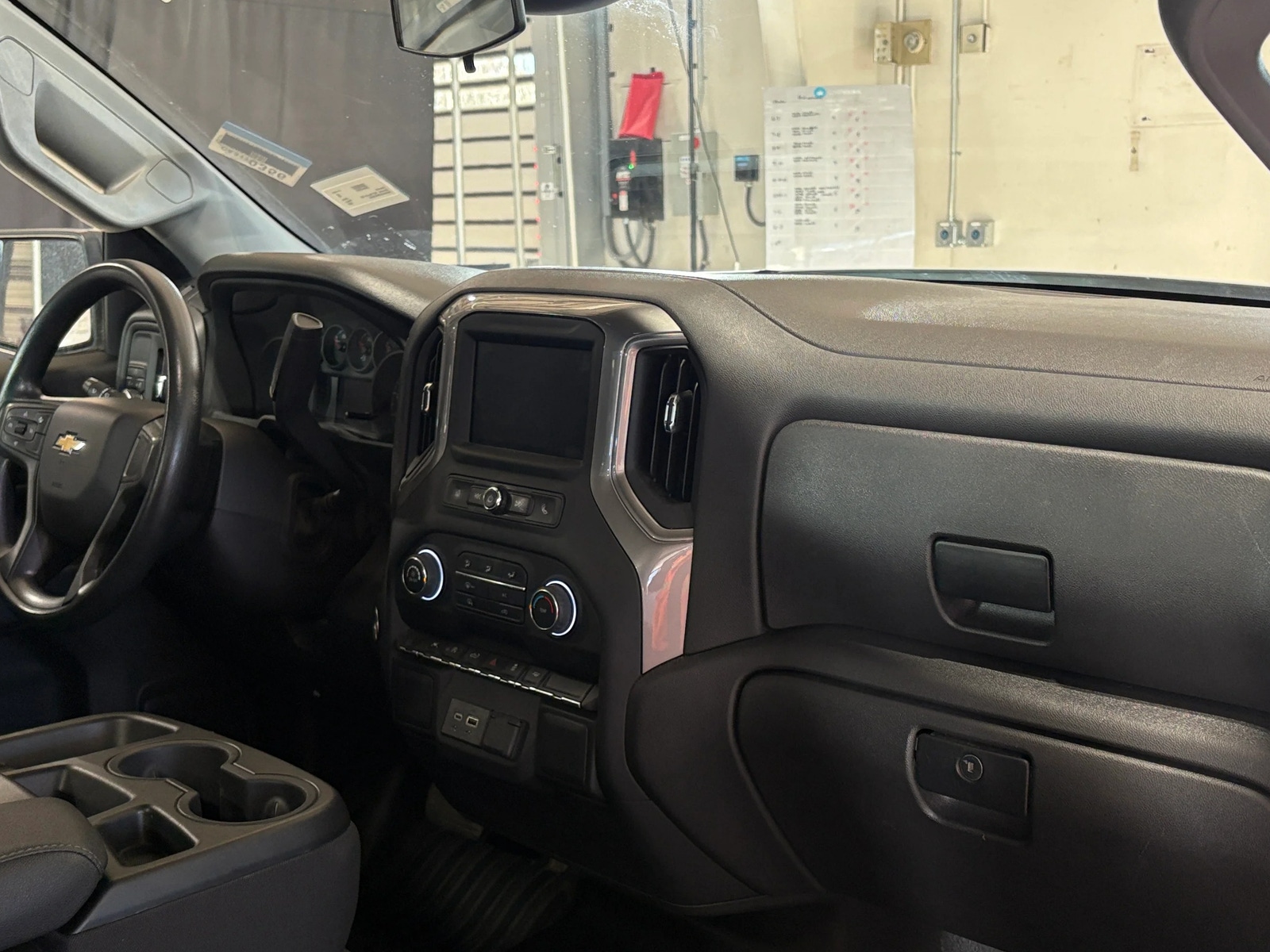 Thumbnail: 2024 Chevrolet Silverado 1500 - 3