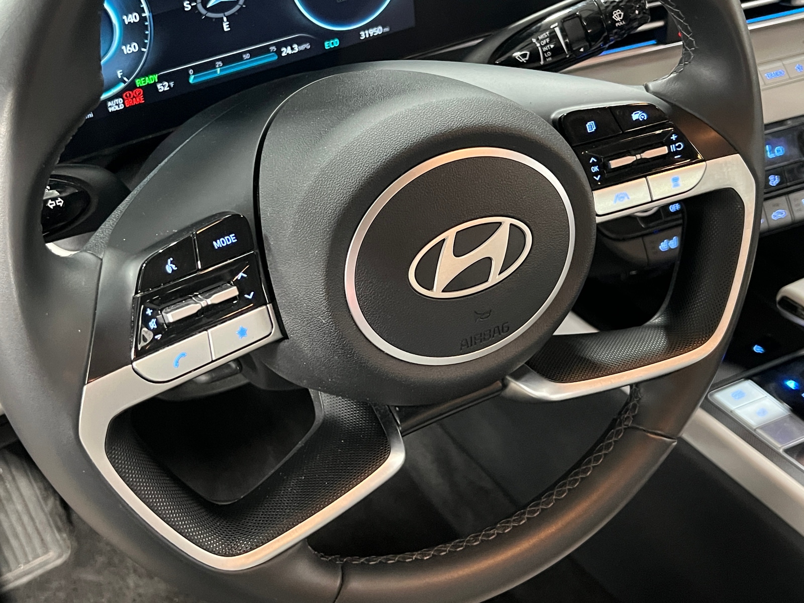 Thumbnail: 2025 Hyundai Elantra - 4