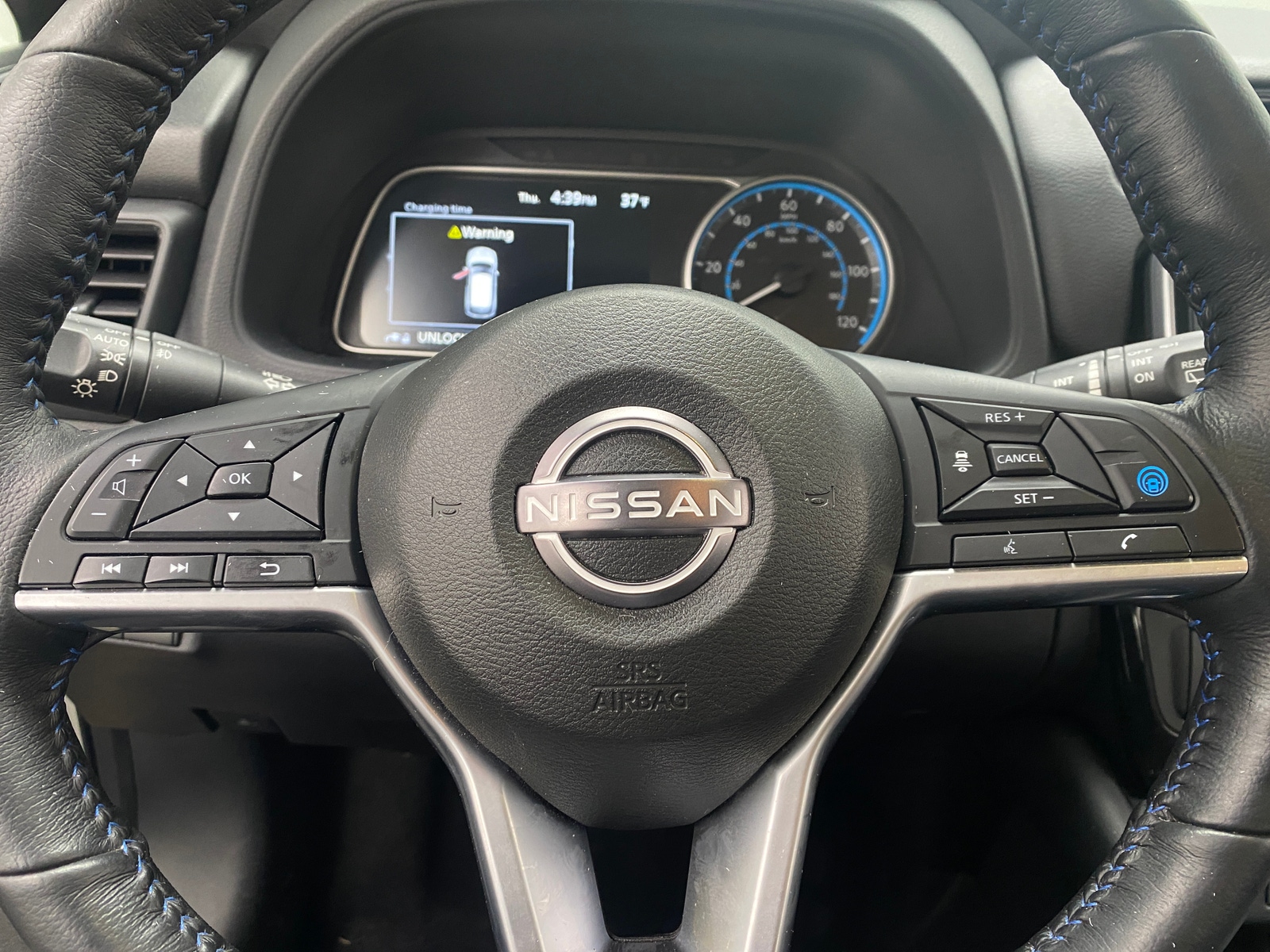 Thumbnail: 2023 Nissan Leaf - 5