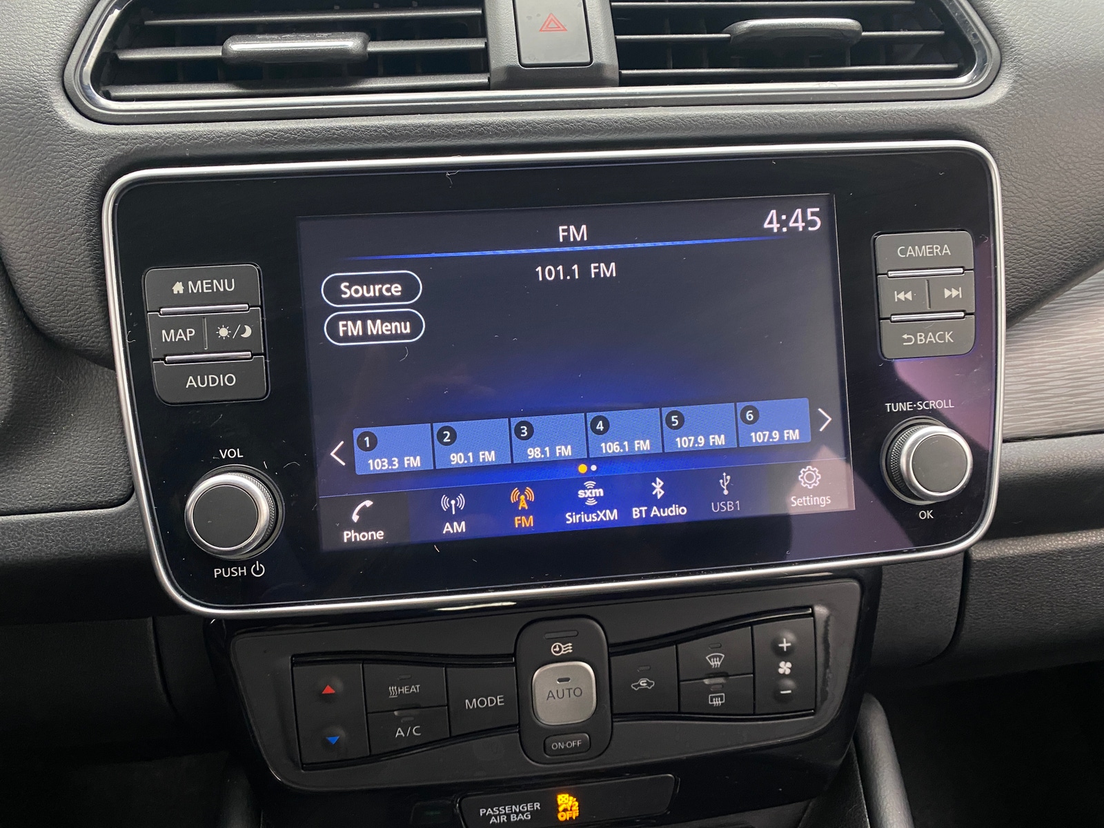 Thumbnail: 2023 Nissan Leaf - 4