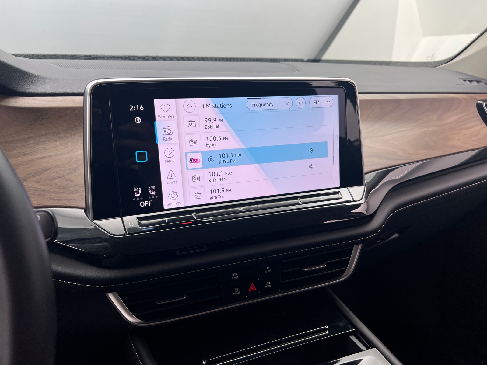 Thumbnail: 2025 Volkswagen Atlas - 3