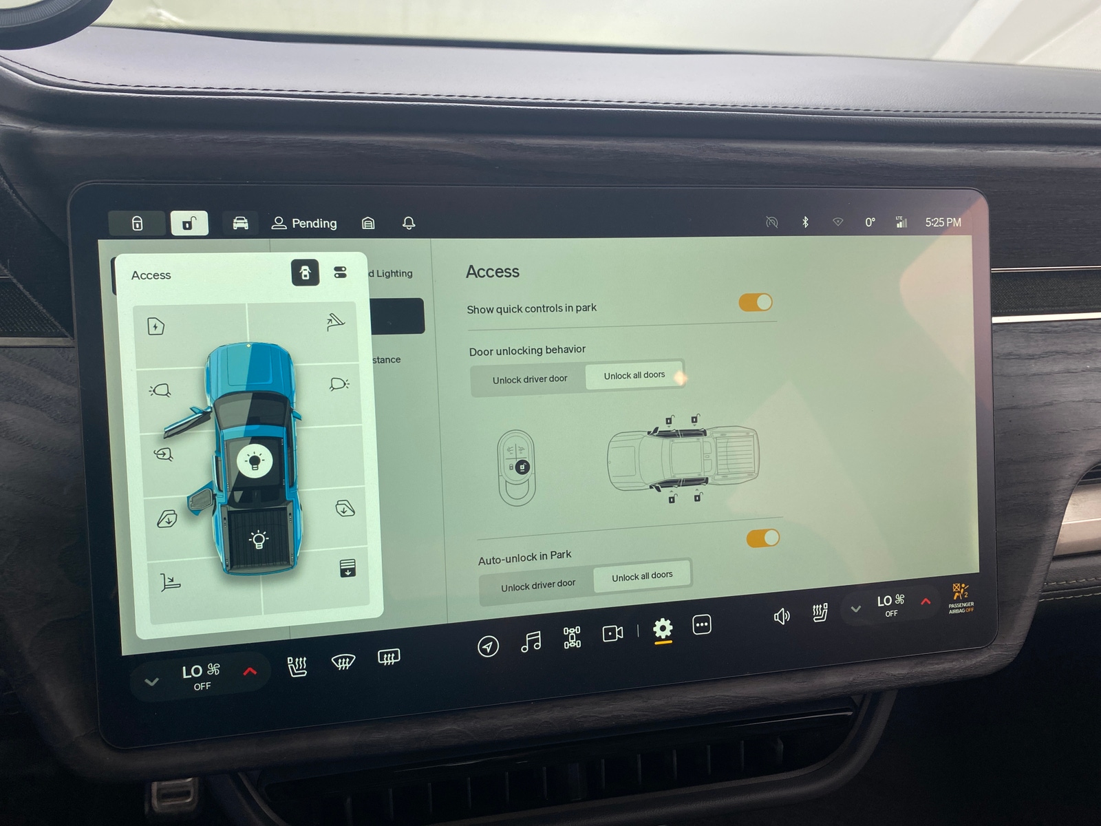 Thumbnail: 2022 Rivian R1T - 3