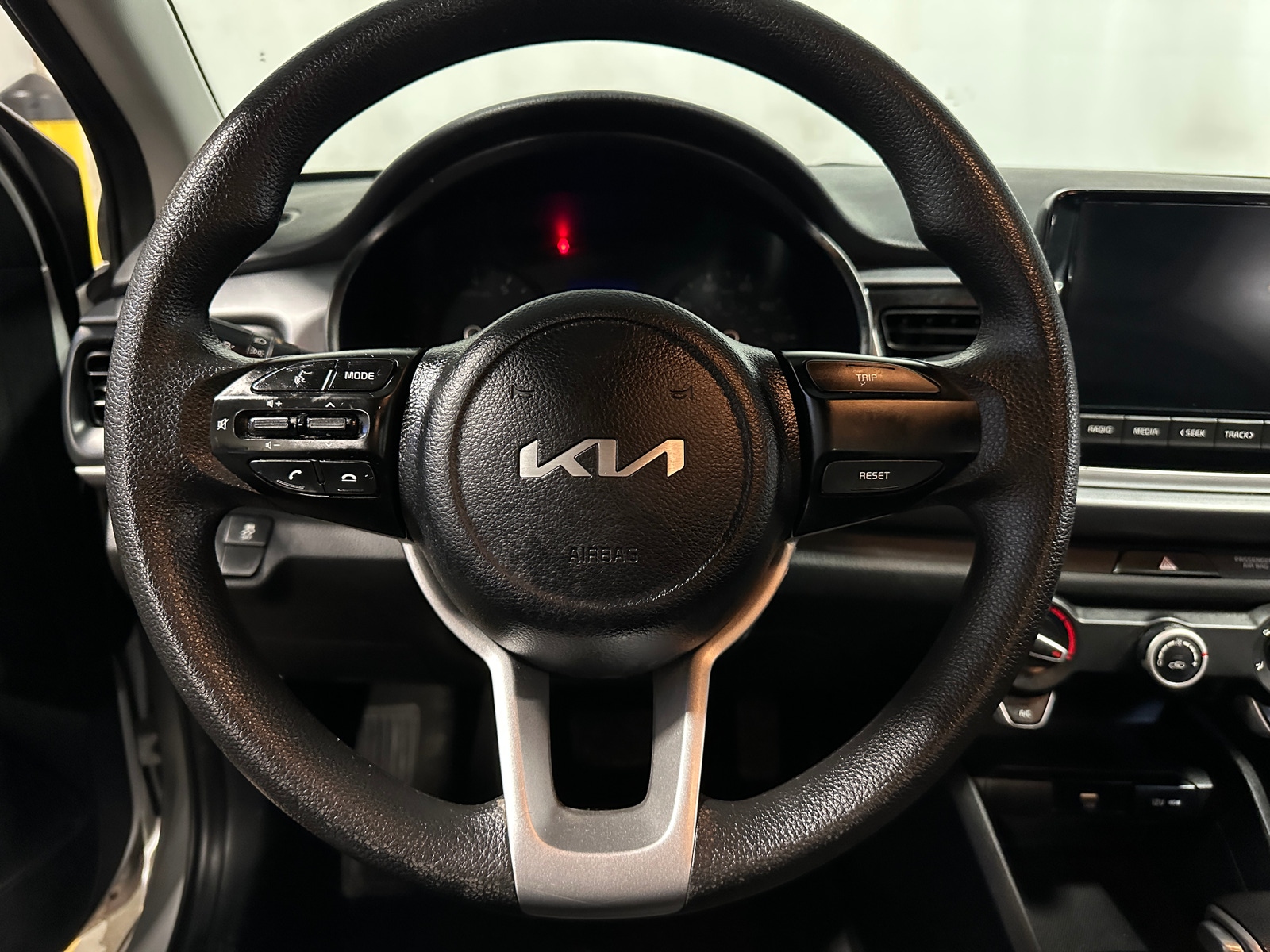 Thumbnail: 2023 Kia Rio - 5