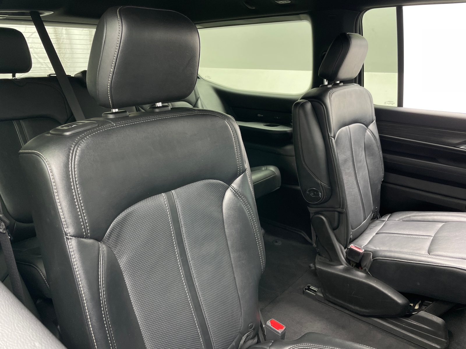 Thumbnail: 2024 Jeep Wagoneer - 5