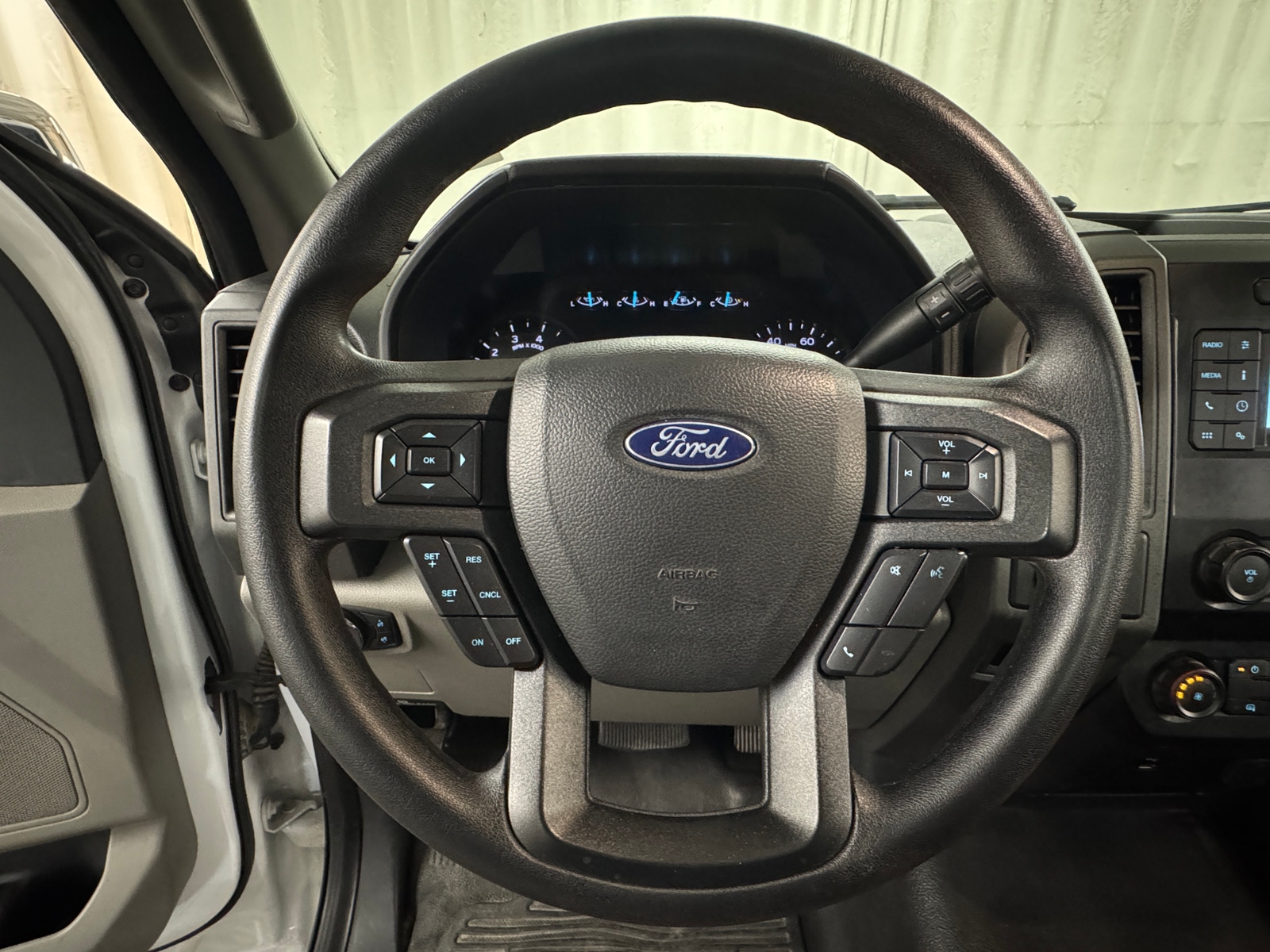 Thumbnail: 2022 Ford Econoline - 5