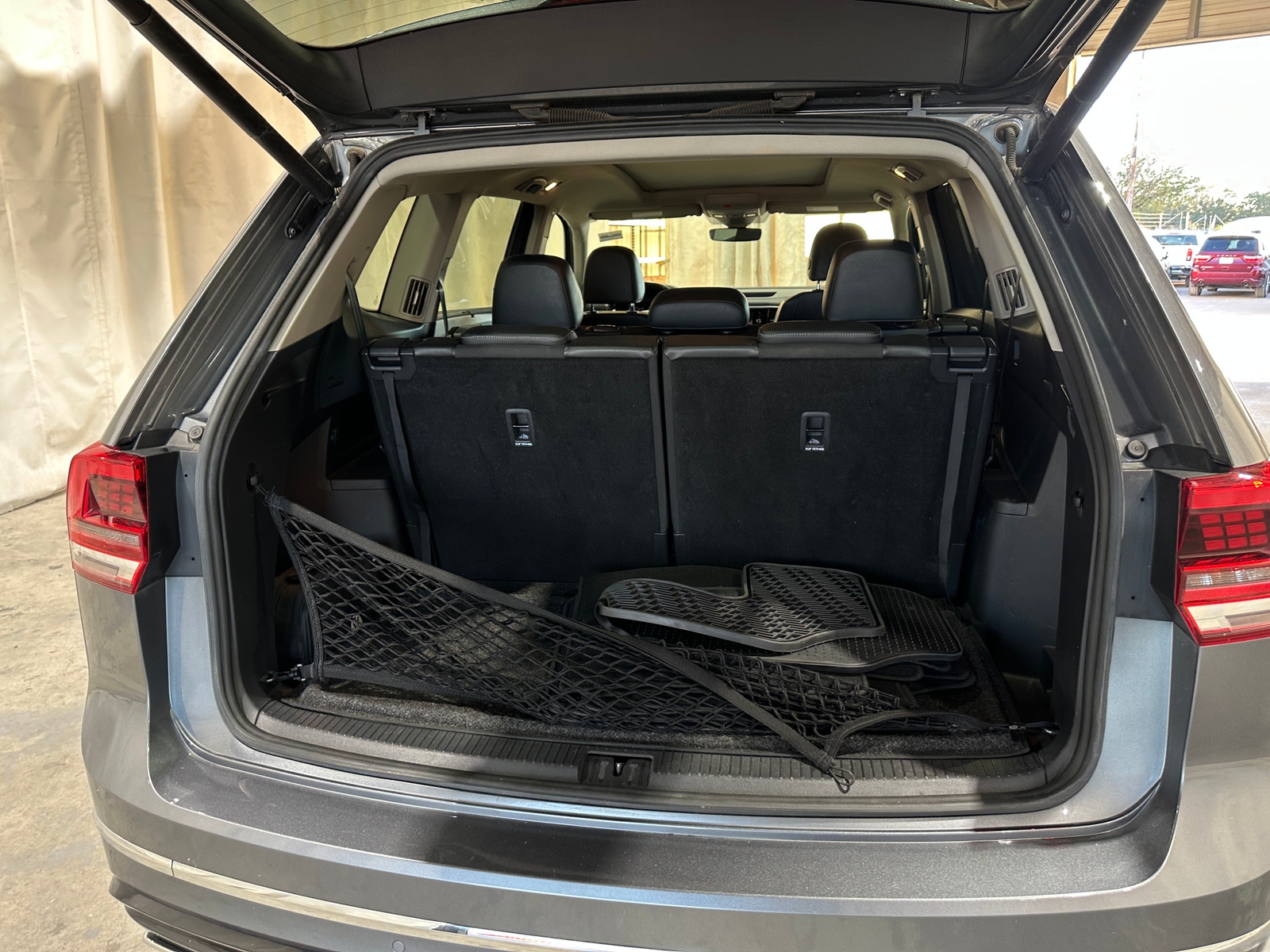 Thumbnail: 2019 Volkswagen Atlas - 6