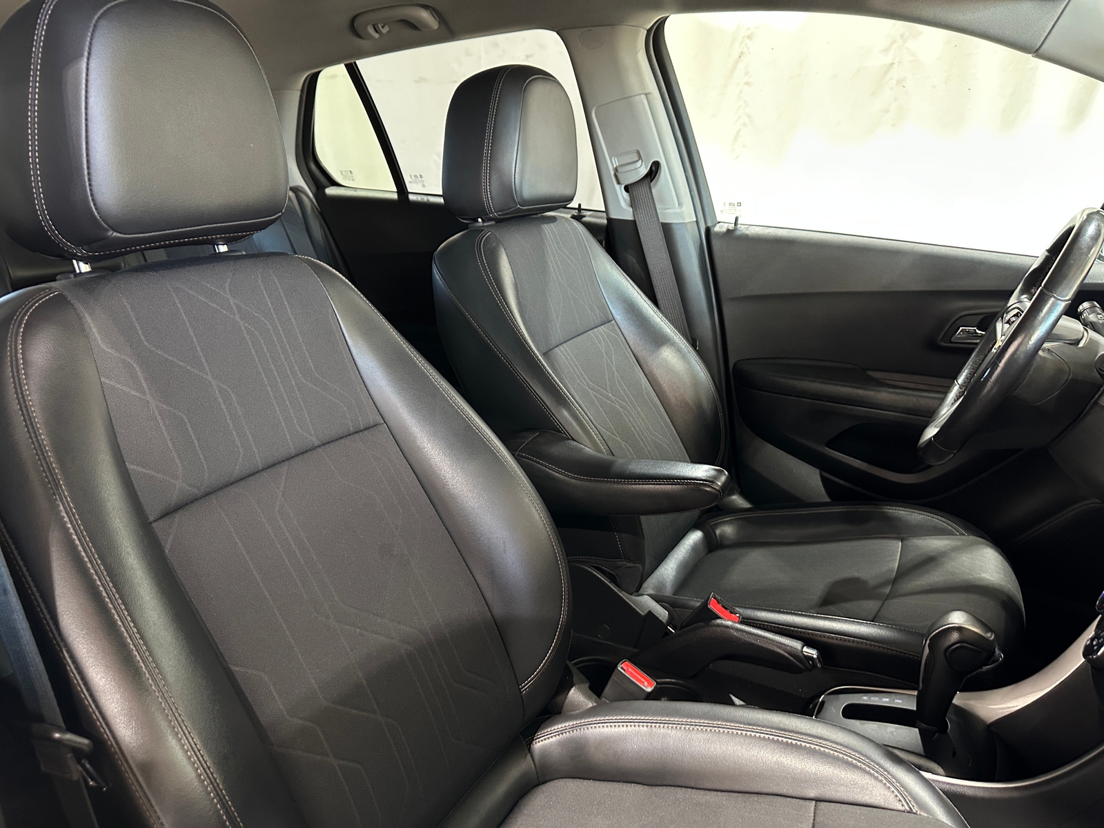 Thumbnail: 2022 Chevrolet Trax - 2