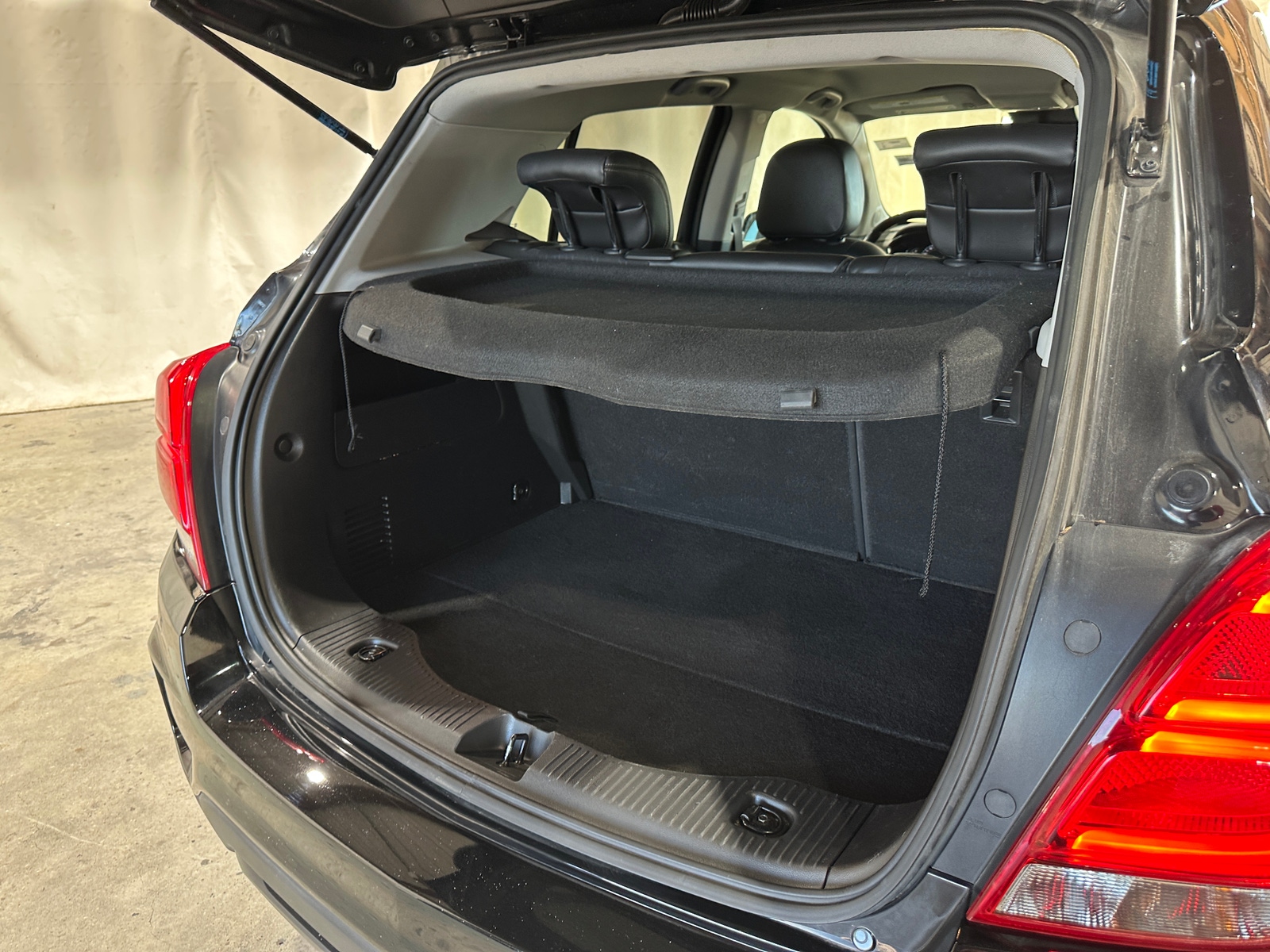 Thumbnail: 2022 Chevrolet Trax - 7