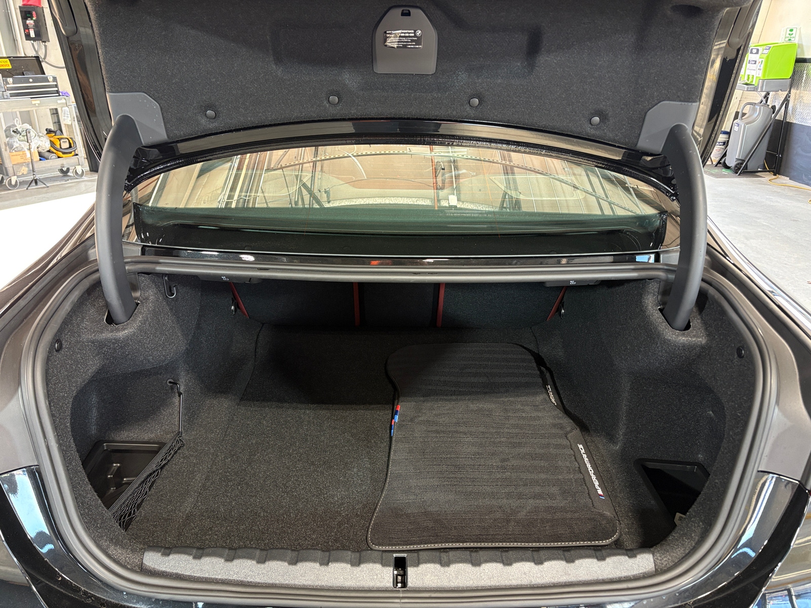 Thumbnail: 2025 BMW 4 Series - 4