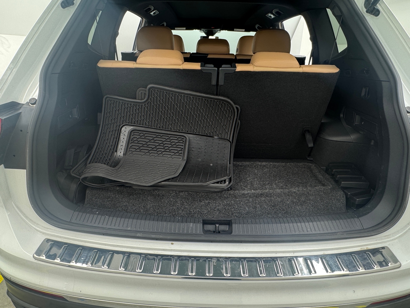 Thumbnail: 2022 Volkswagen Tiguan - 6