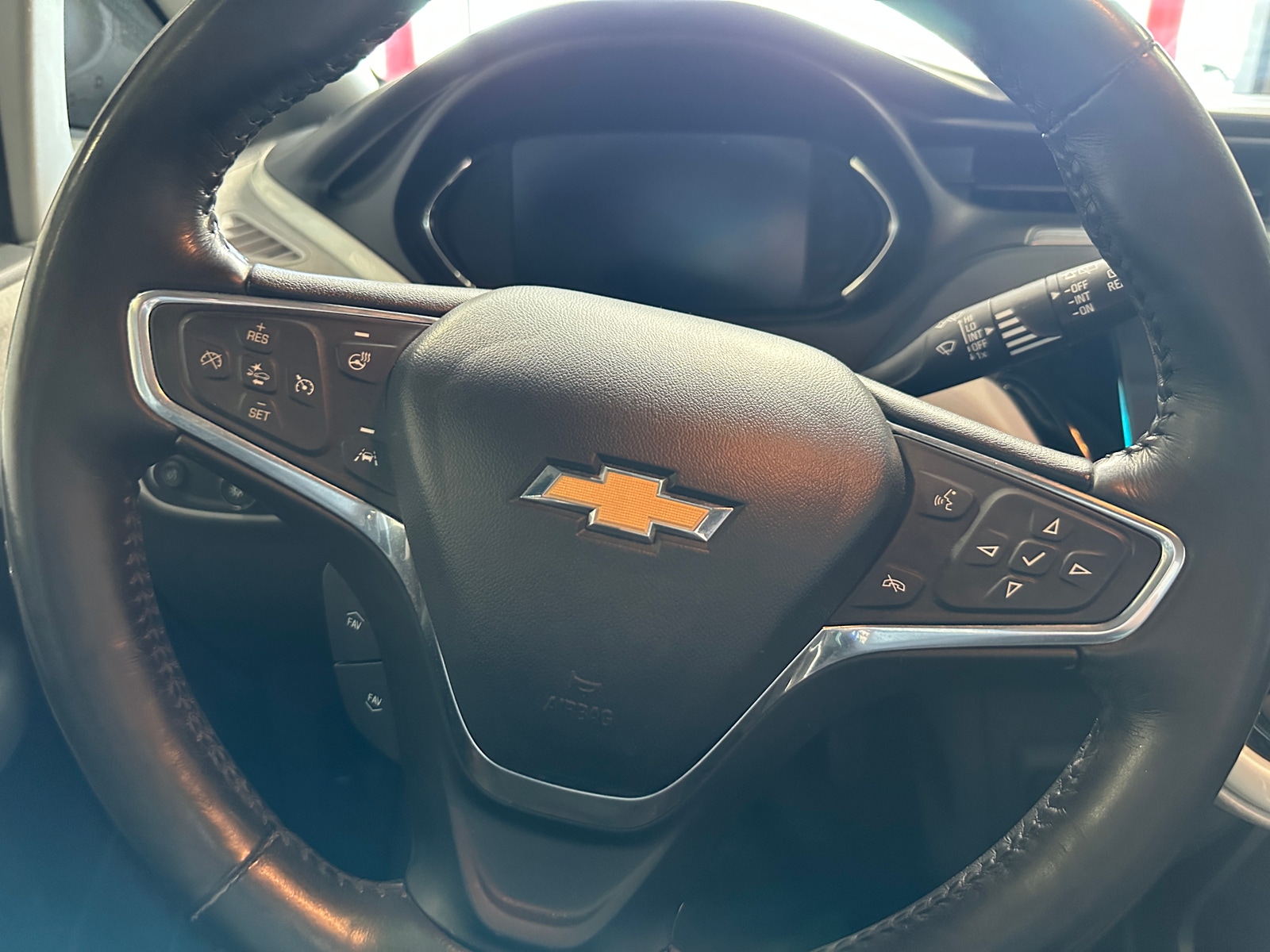 Thumbnail: 2017 Chevrolet Bolt EV - 4