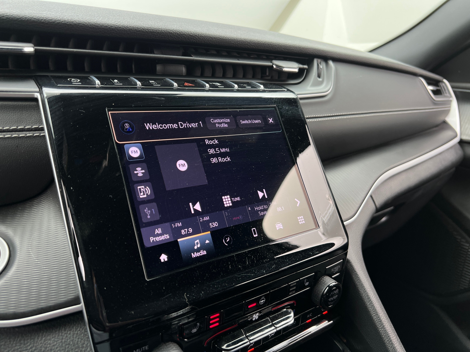 Thumbnail: 2025 Jeep Grand Cherokee - 3